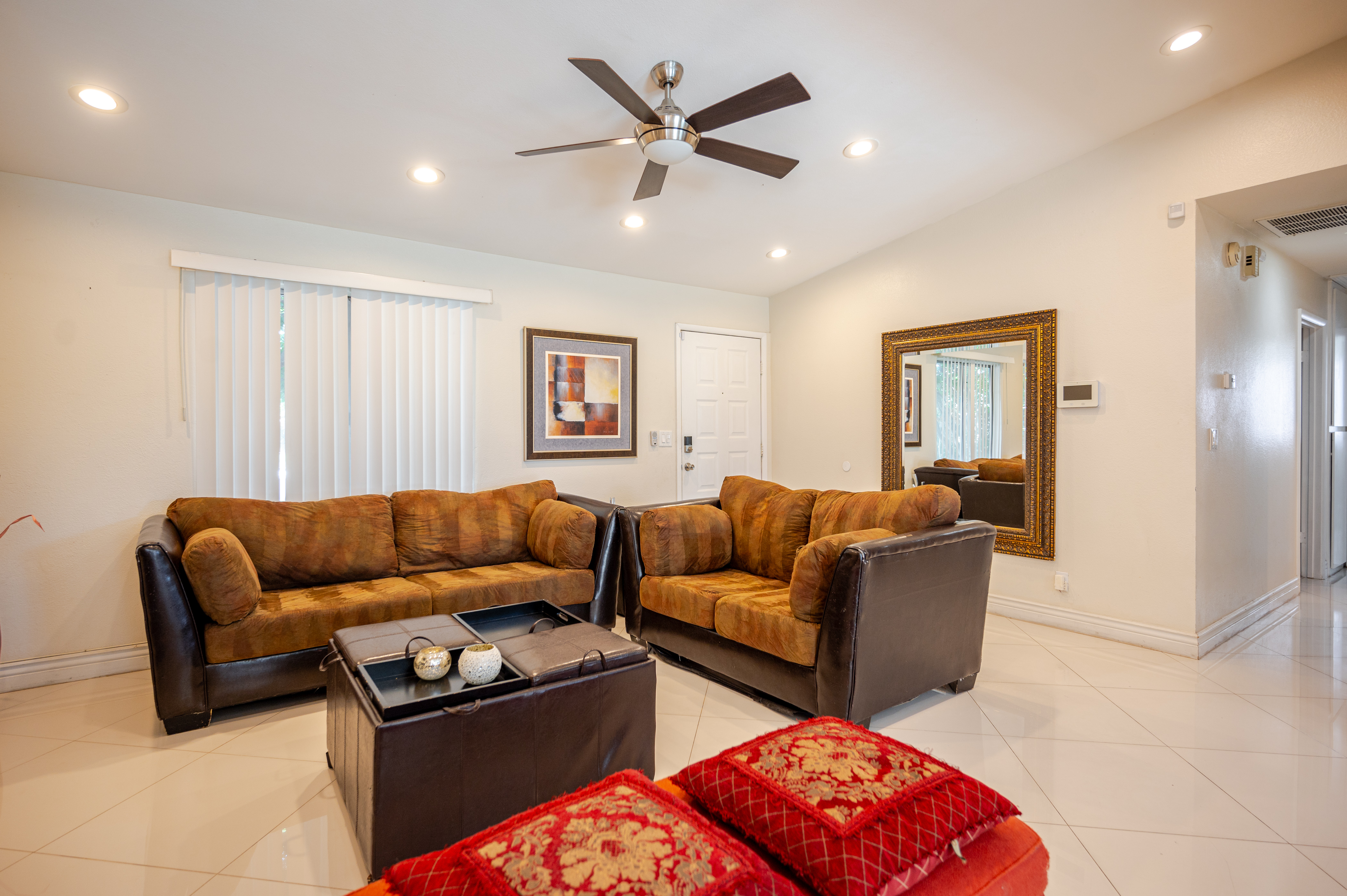 Get Spoiled-(Single story house including a pool) in City of Las Vegas, Clark County Nv
