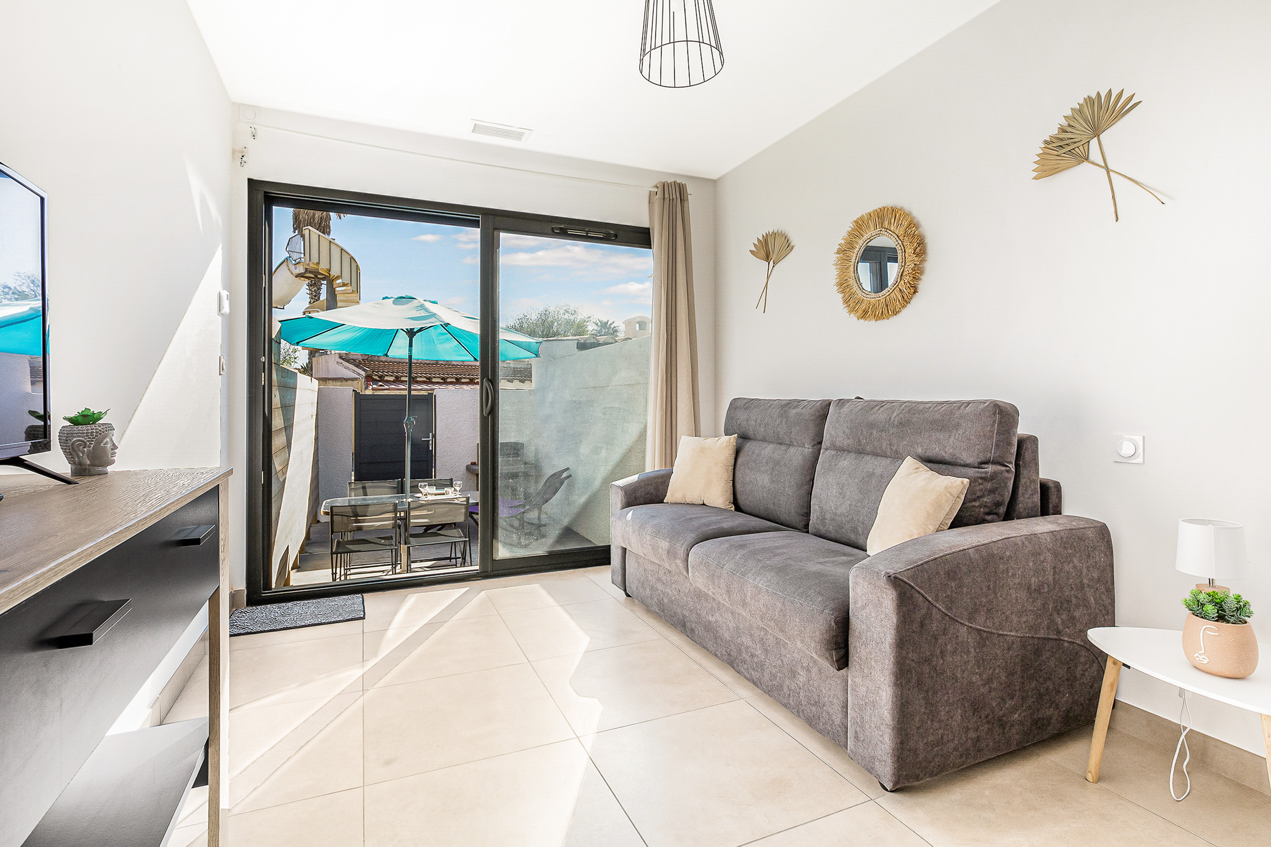 Studio 150 m from the beach