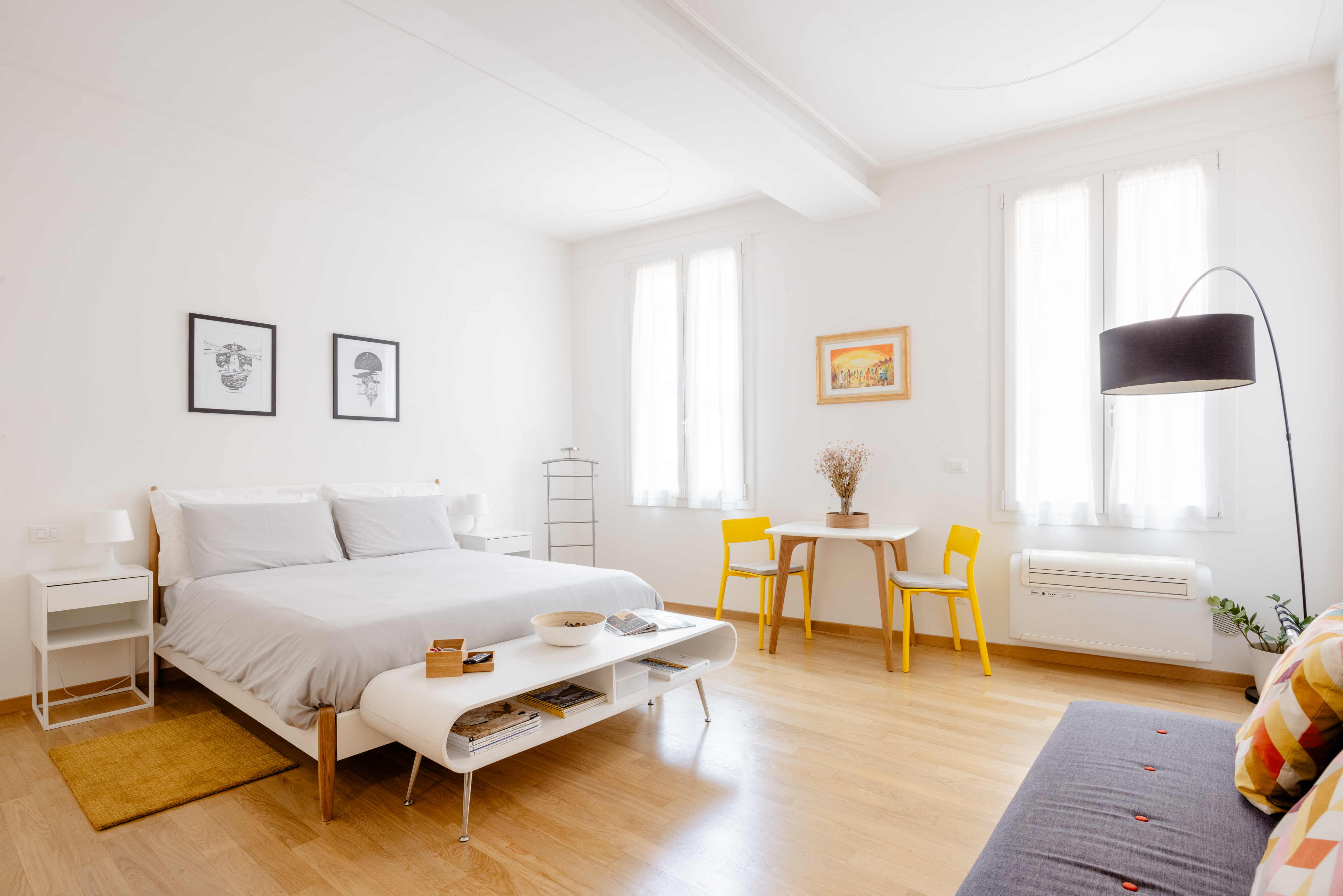 Bright and Comfortable Studio Flat, Way Central in Santo Stefano, Bologna