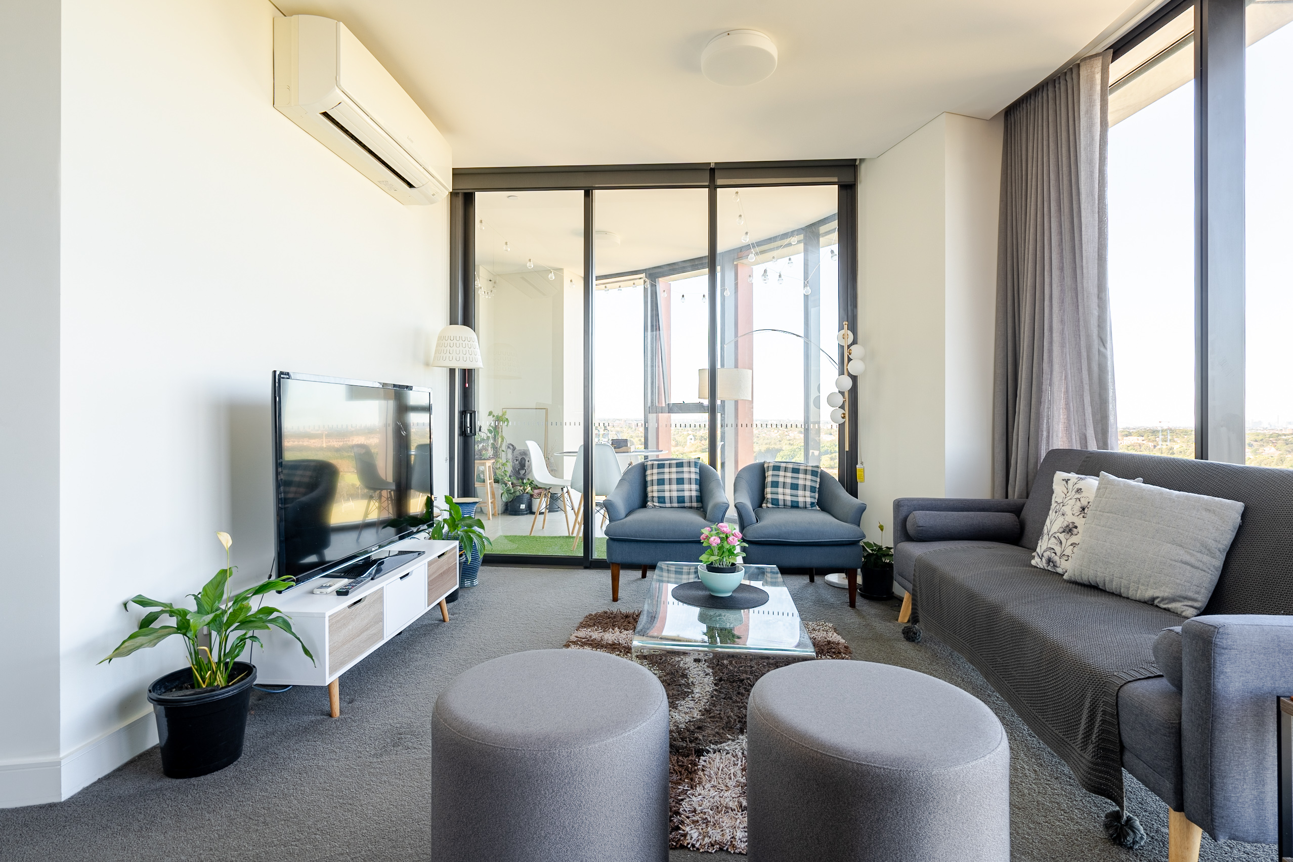 Homely city view room