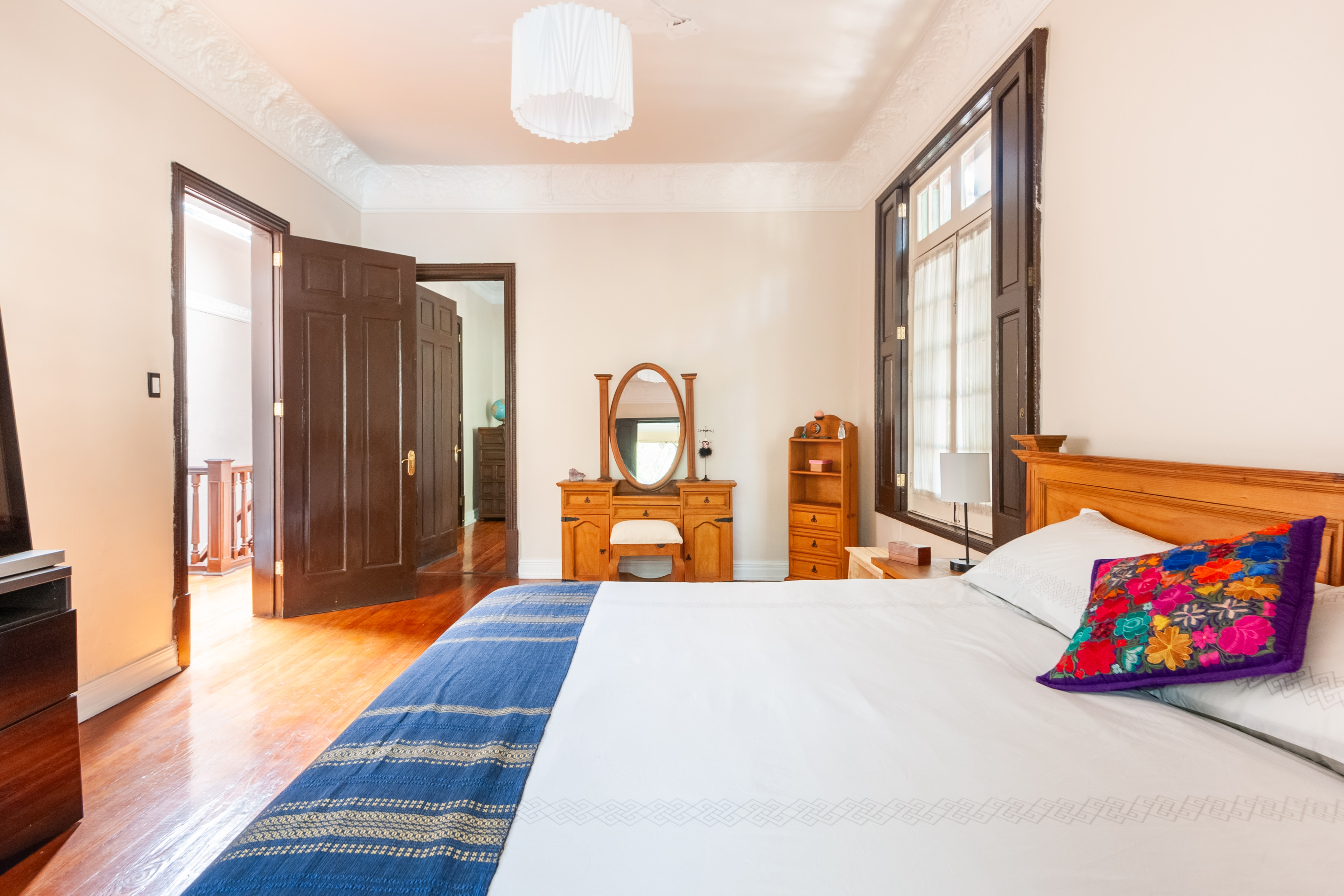 Brunel suite, 2 rooms, sleeps 3