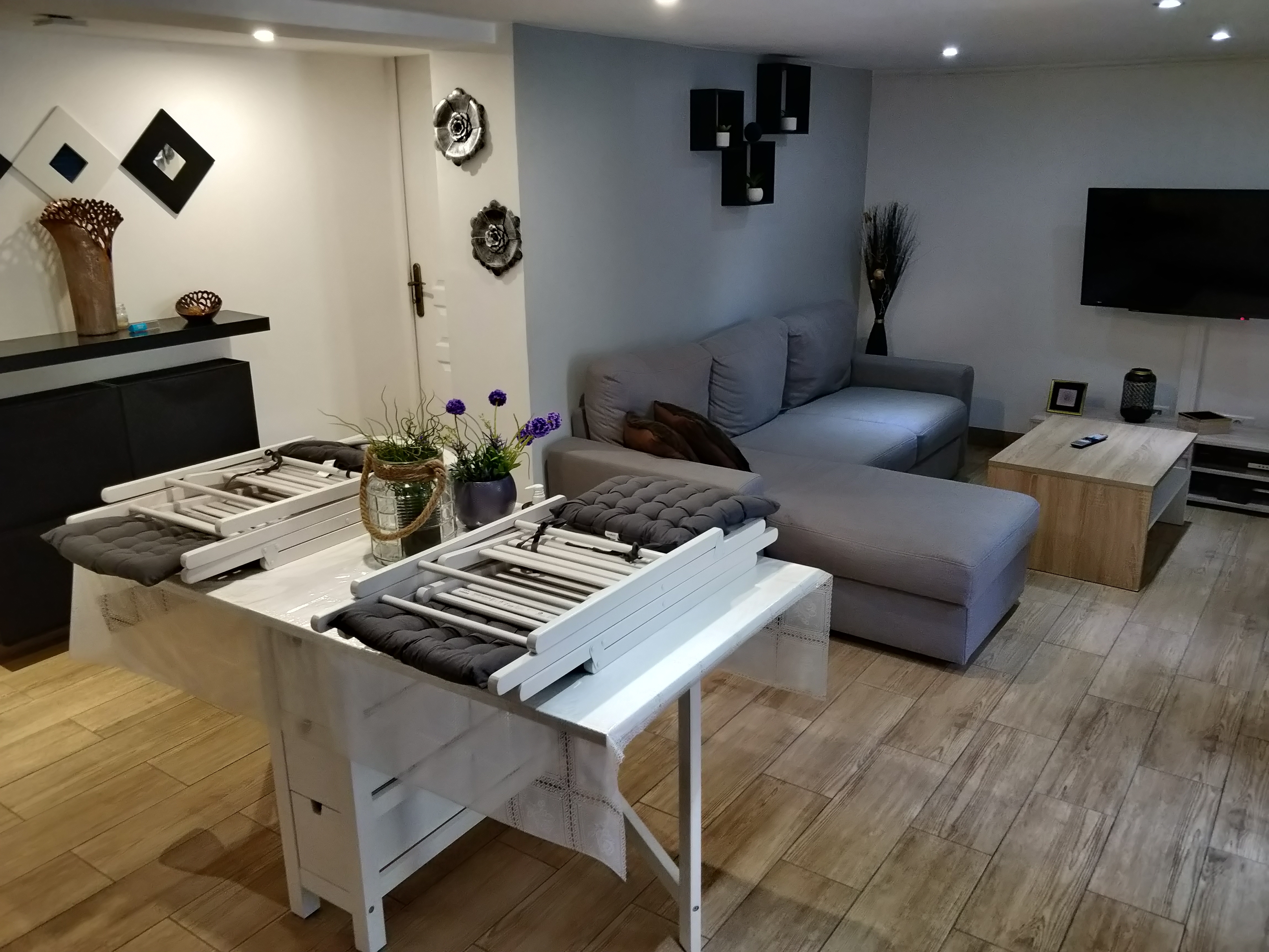 Entire housing F3