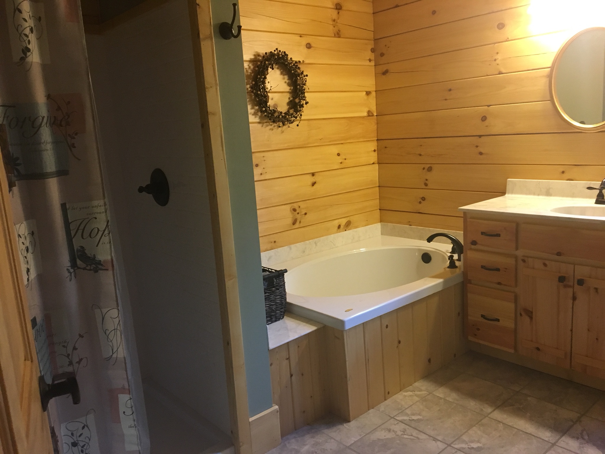 The Cottage at Haze Gray Vineyards Guesthouses for Rent in Dobson