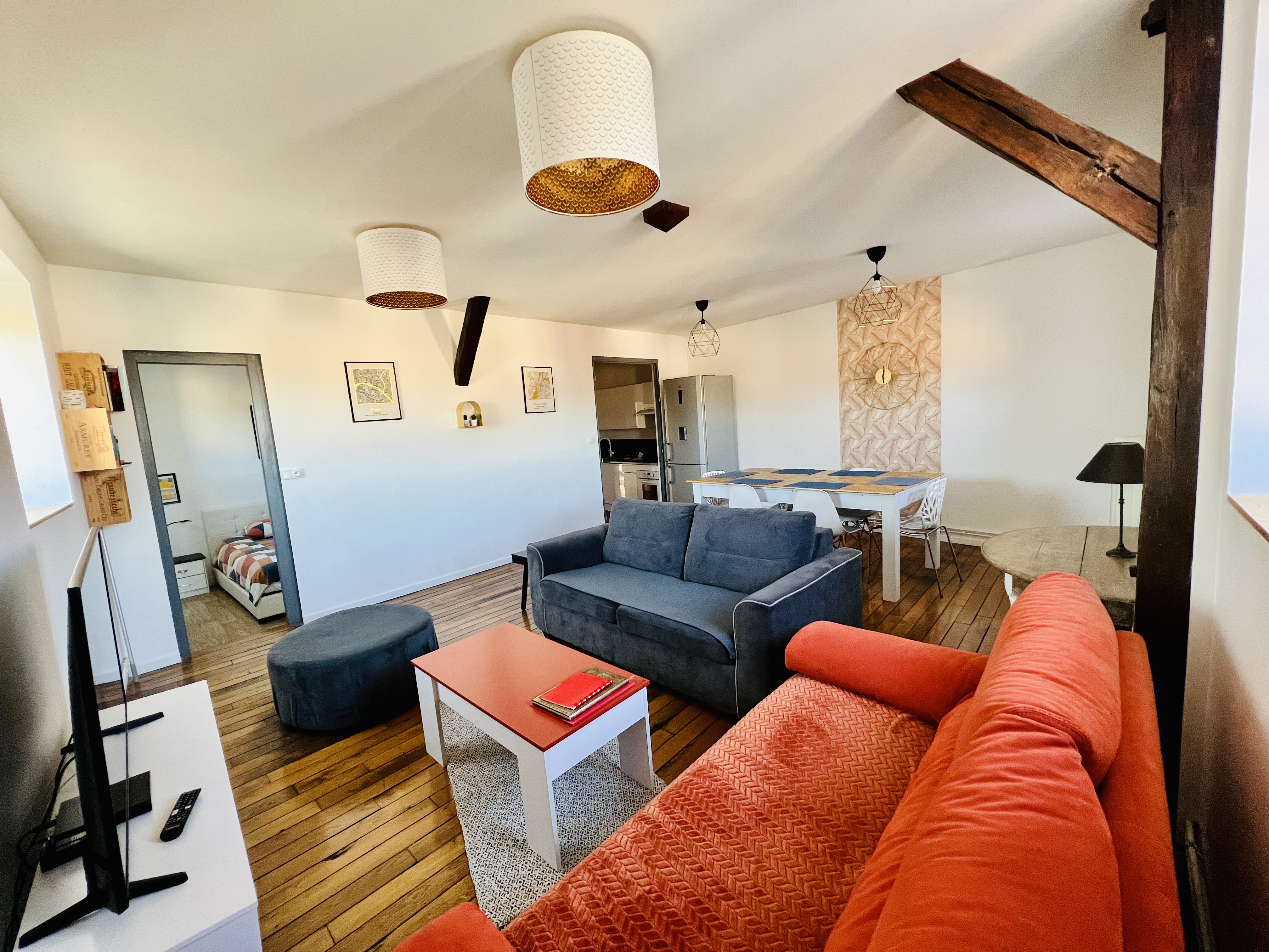 Cozy and warm downtown heart apartment