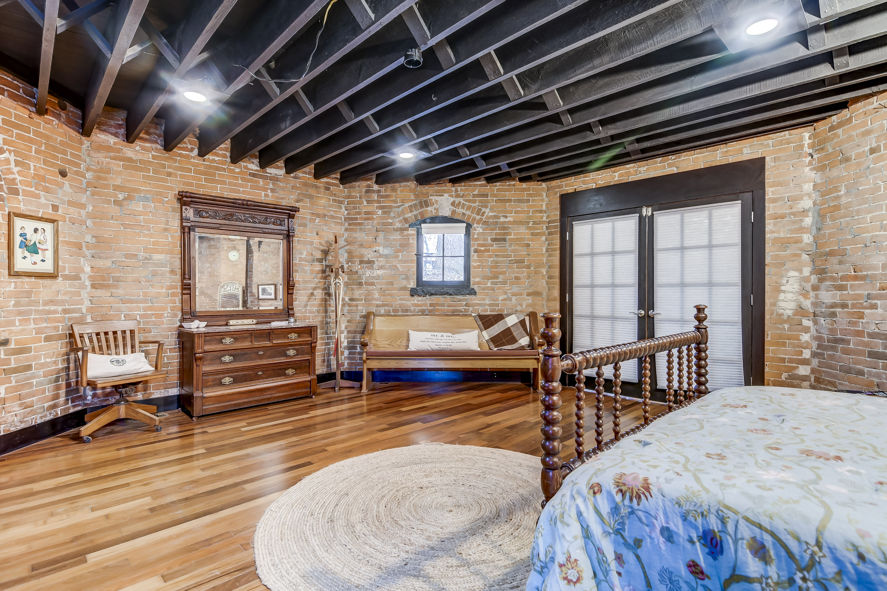 Holly & Matt Suite Three Pines Petersburg Guest suites for Rent in