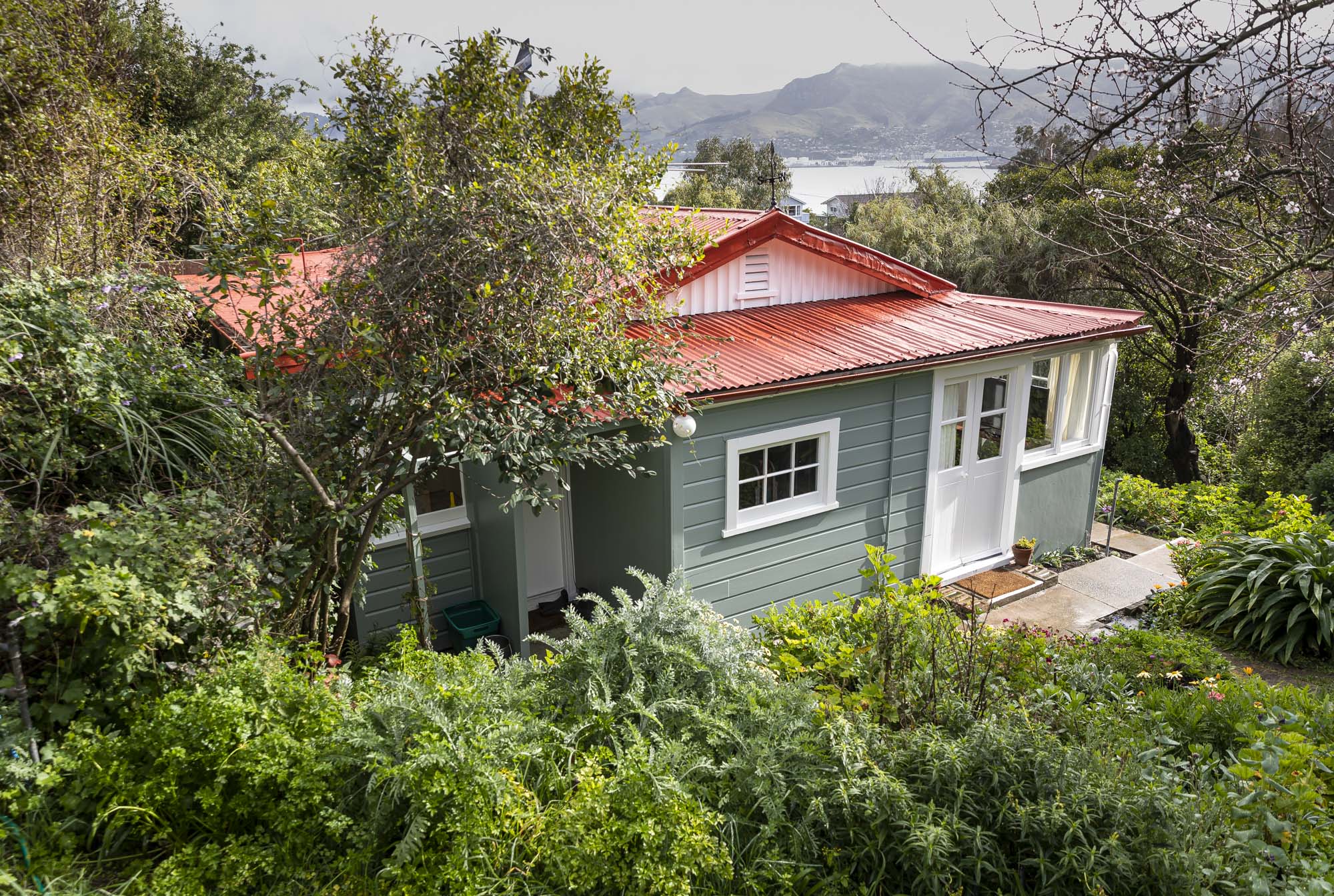 Orchard Cottage, Diamond Harbour Cottages for Rent in Diamond Harbour