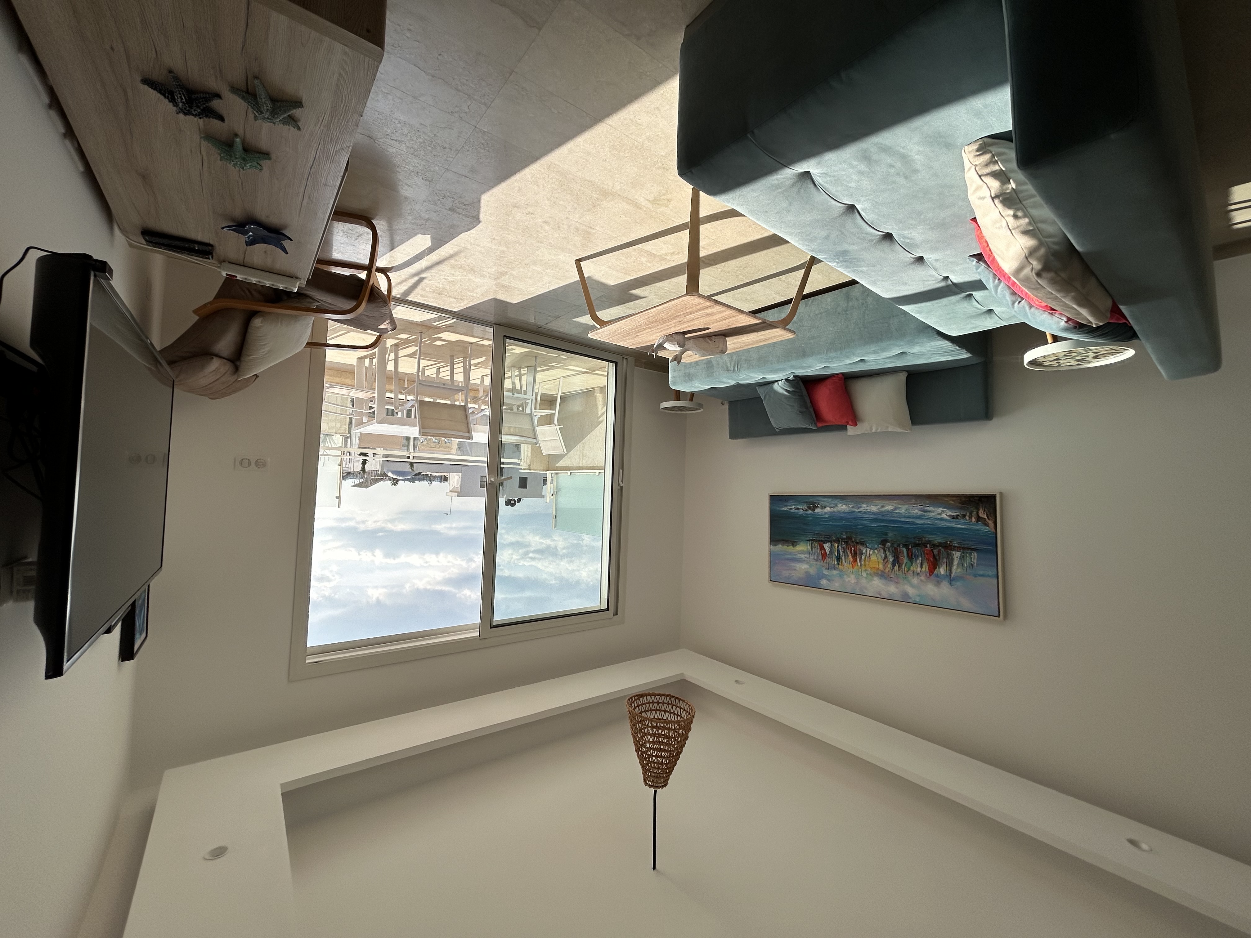 Very high standard apartment - by the sea