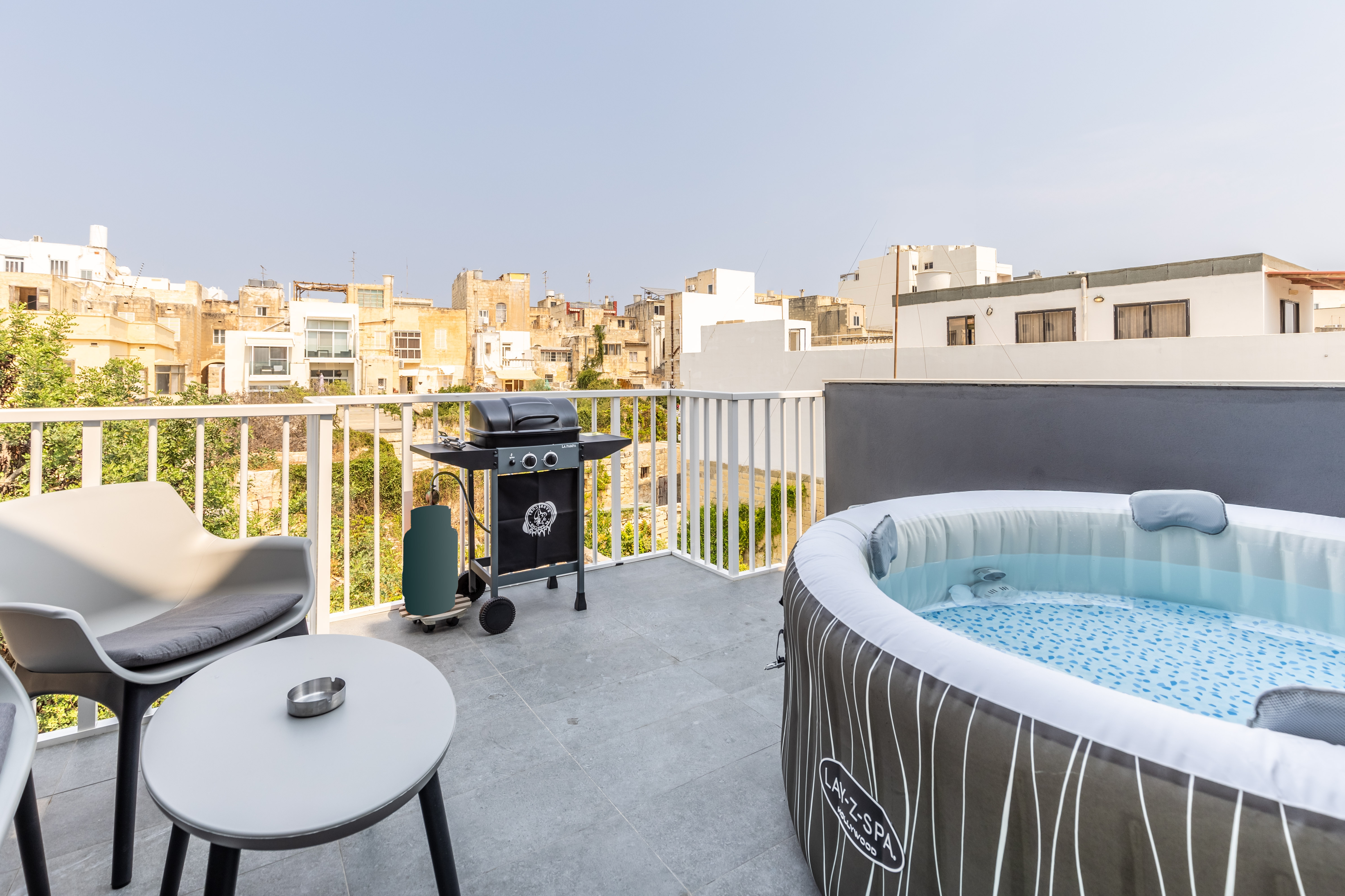 Oasis Penthouse Luxury Suite