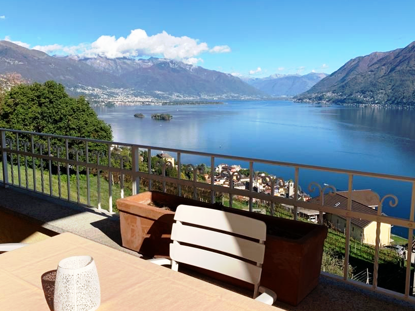 Lakeview with terrace & piano Brissago