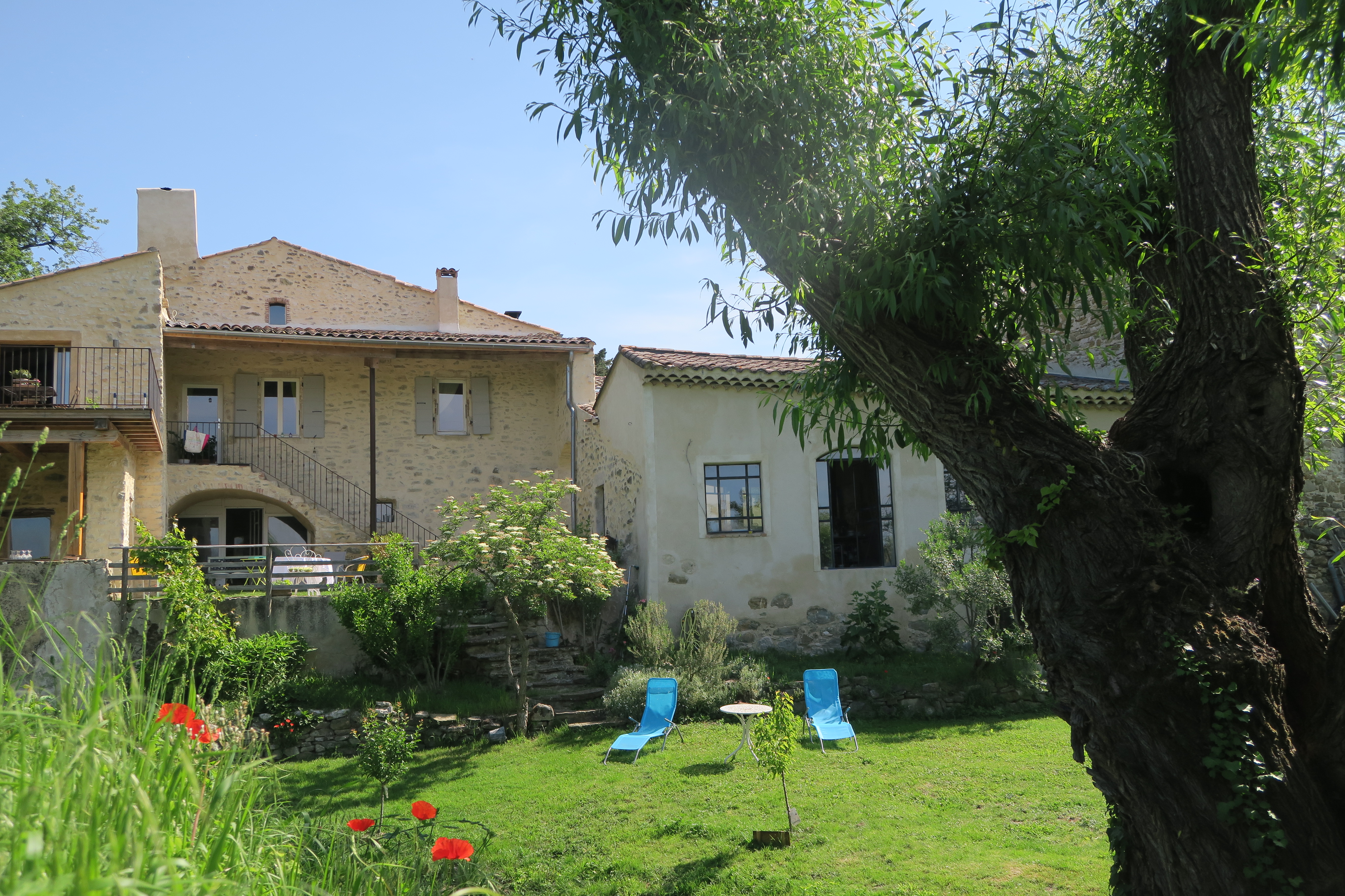 La Ferme Des Dames Un Air De Toscane Et Lavande Suites A Louer A Salettes Auvergne Rhone Alpes France