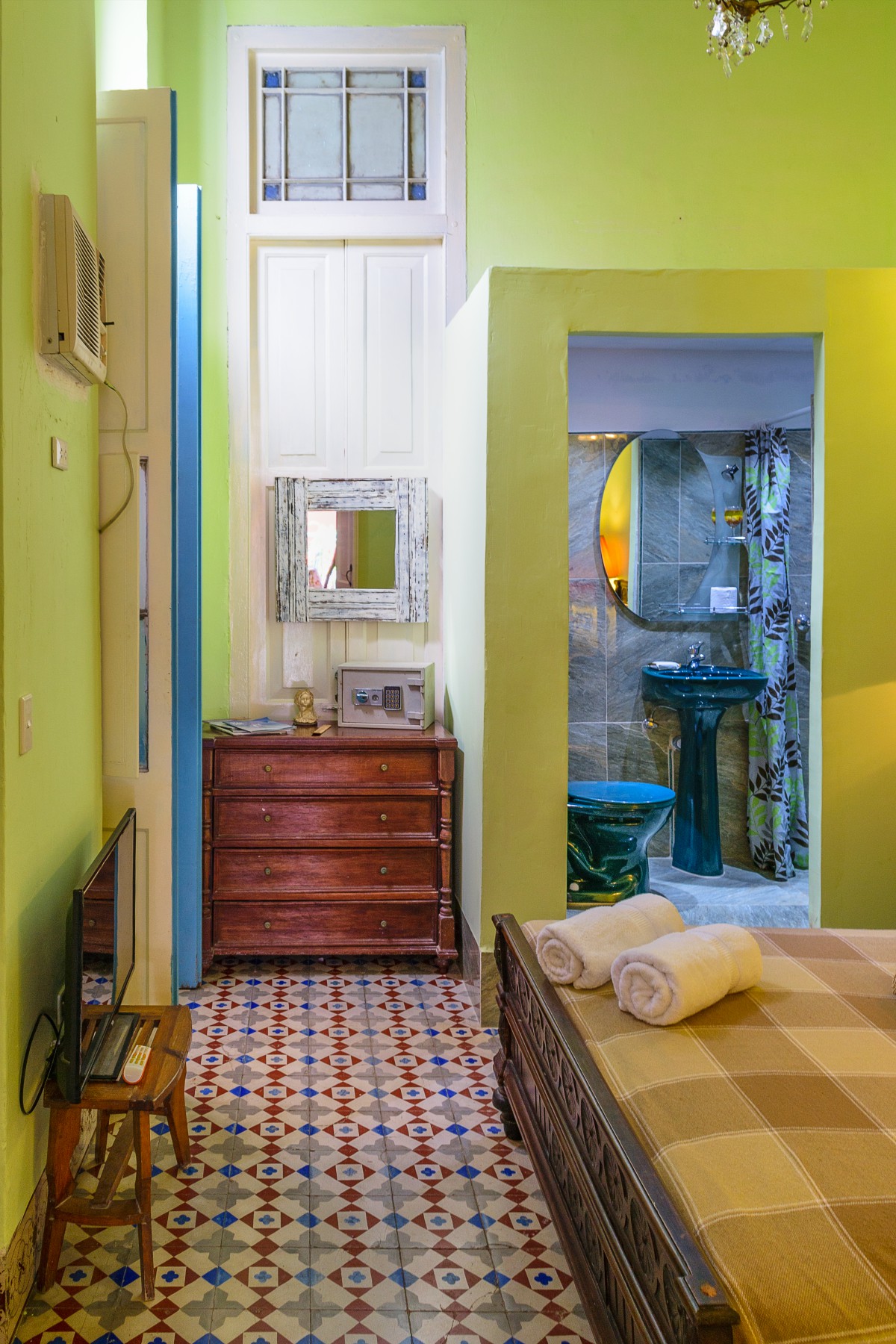 HAVANA GALLERY ROOM 1 OLD HAVANA Apartments for Rent in La Habana