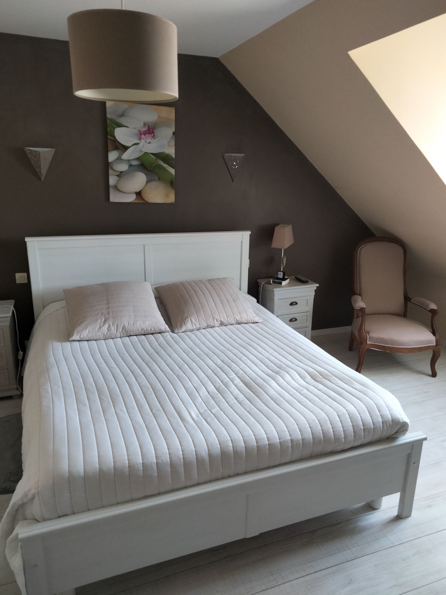 8 minutes from Le Mans 24h circuit 2 nights minimum