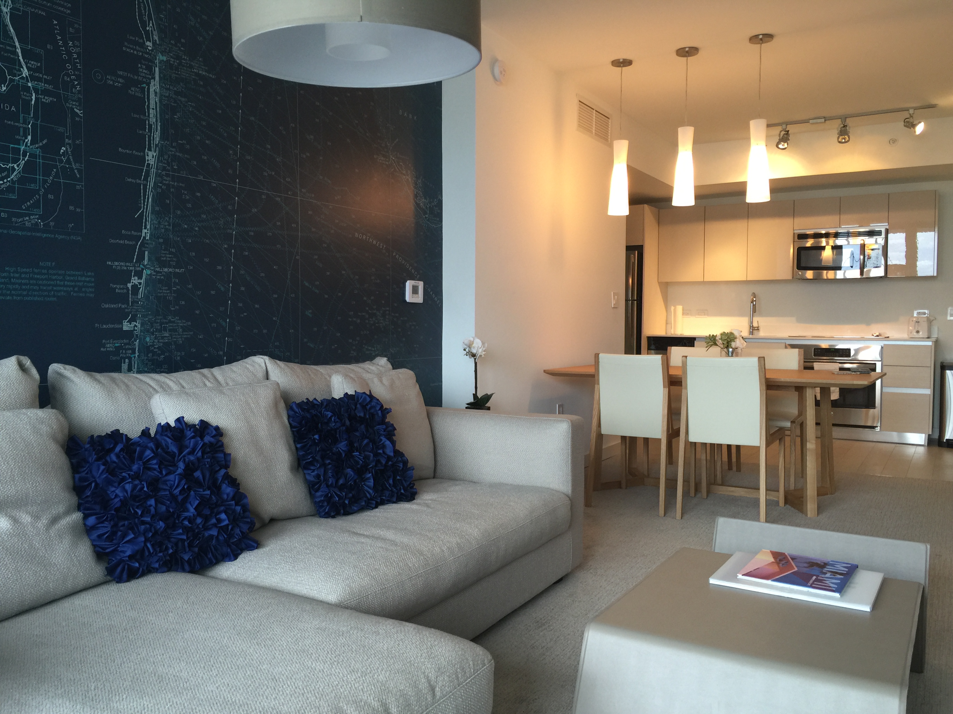 LUXURIOUS APARTMENT WITH INCREDIBLE WATER VIEWS in Hallandale Beach, Broward County