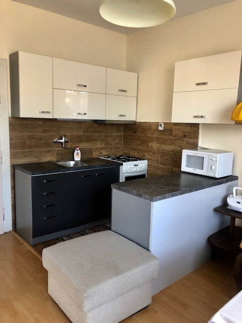 Spacious bright 2i flat in BB
