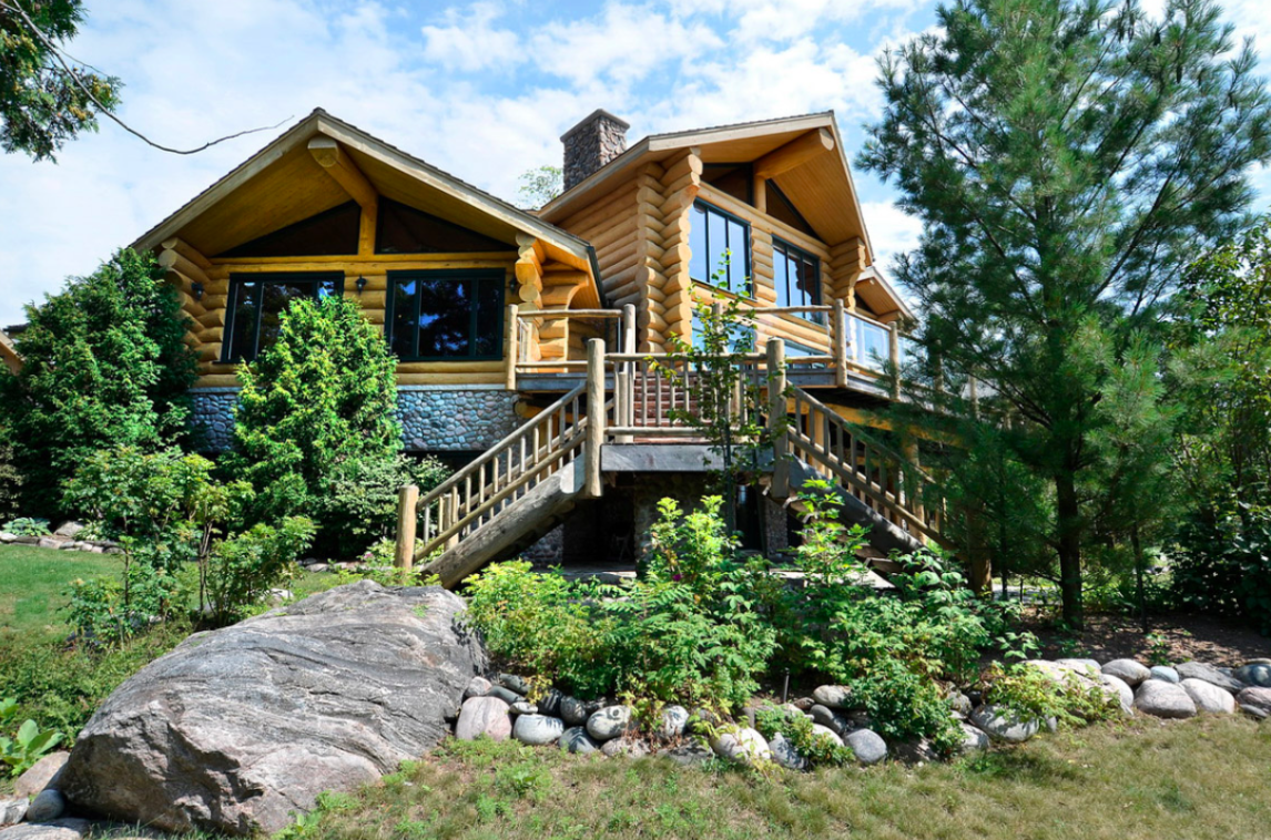 The Great Lodge on Bay Cottages for Rent in Tiny, Ontario