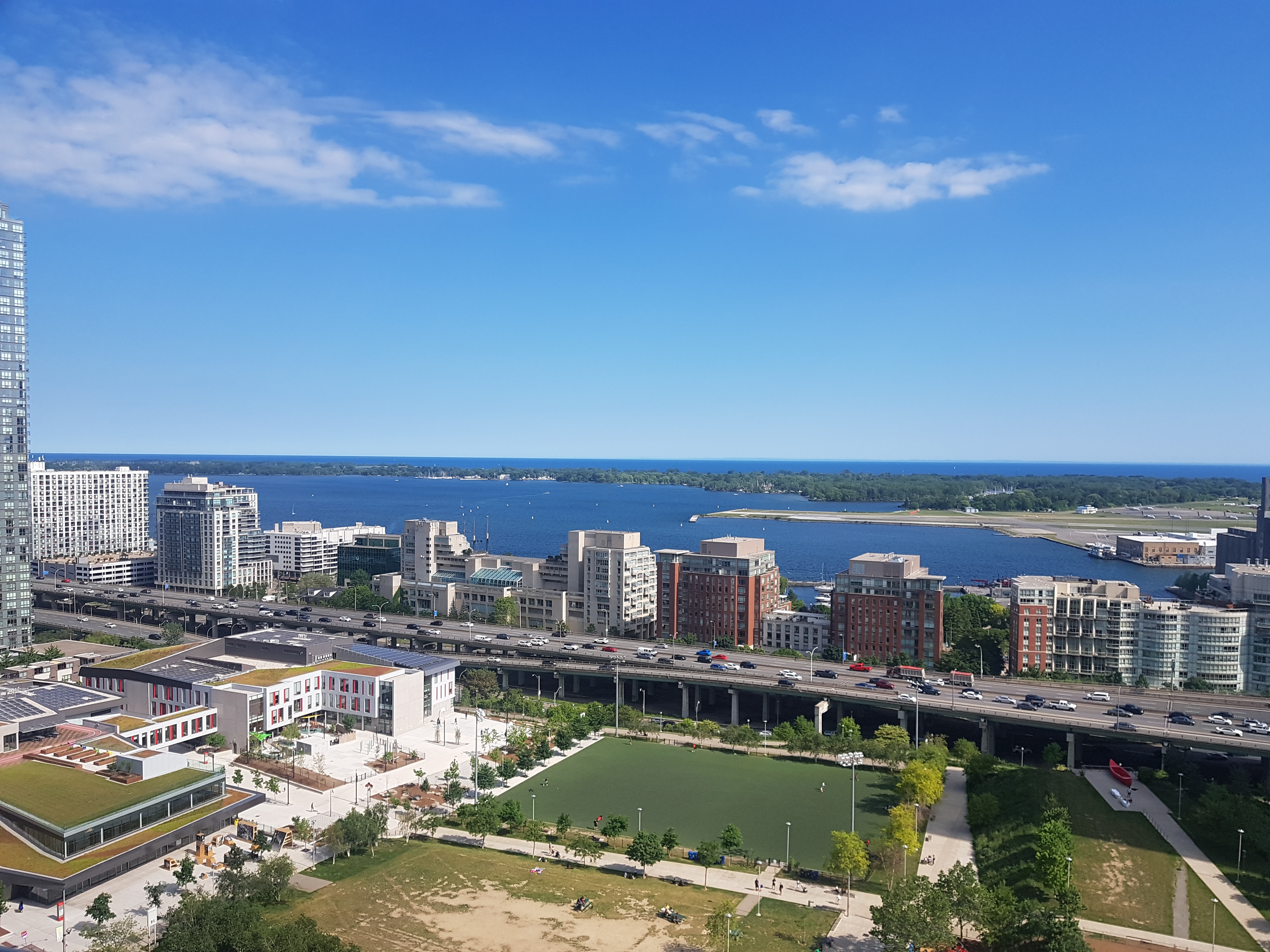 Lakeview, Skyview in Heart of Downton, Free parkin