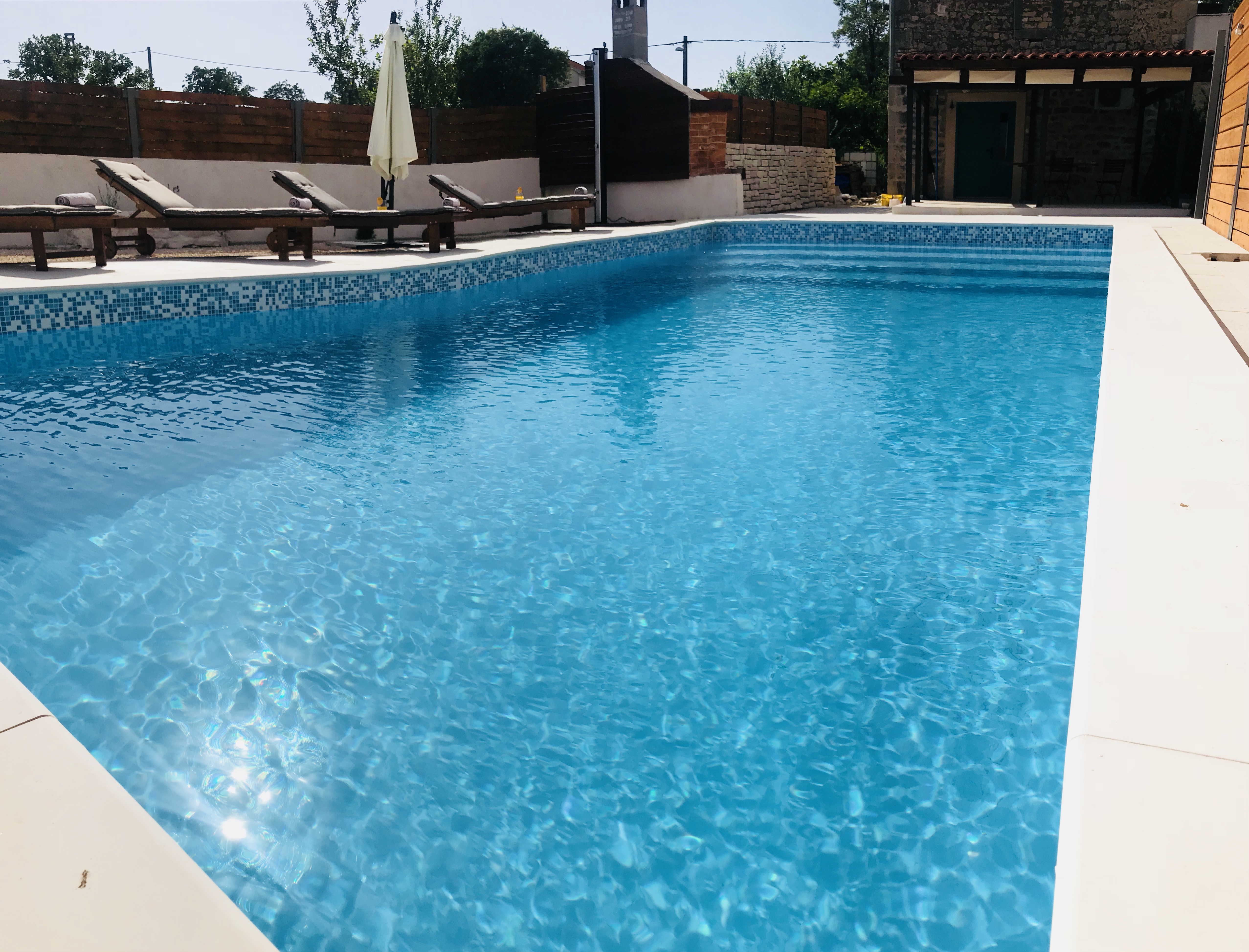 Stone house with pool Franko (apartment 2)