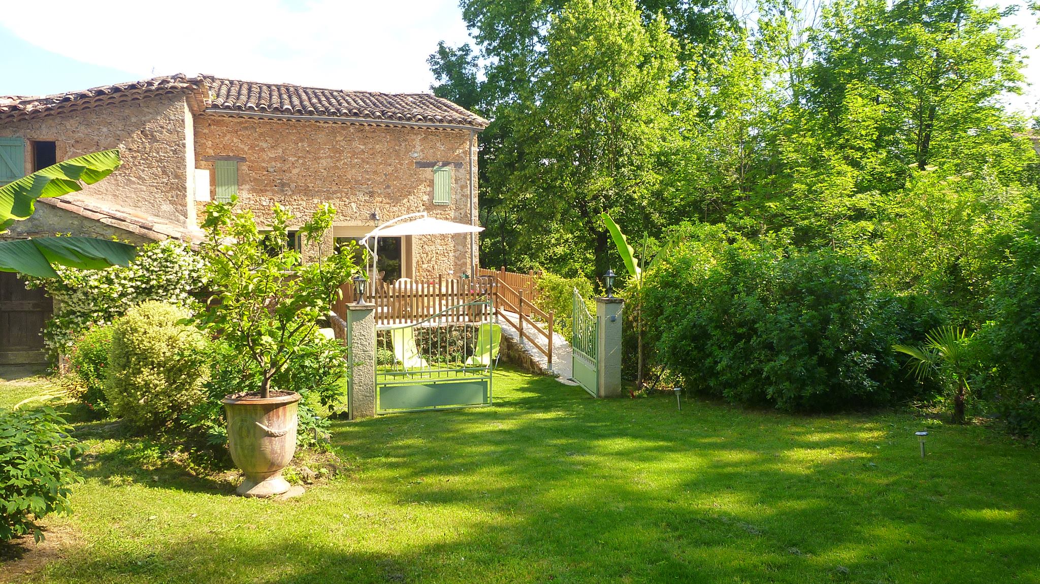 MAS DE VEYRAC    (GÎTE )