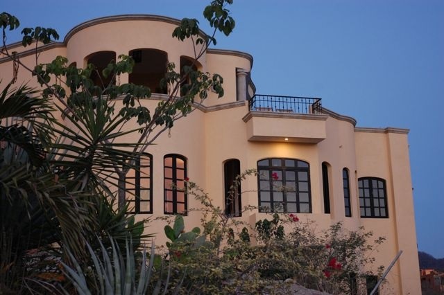 Casa Del Viento Mountain & Ocean Views