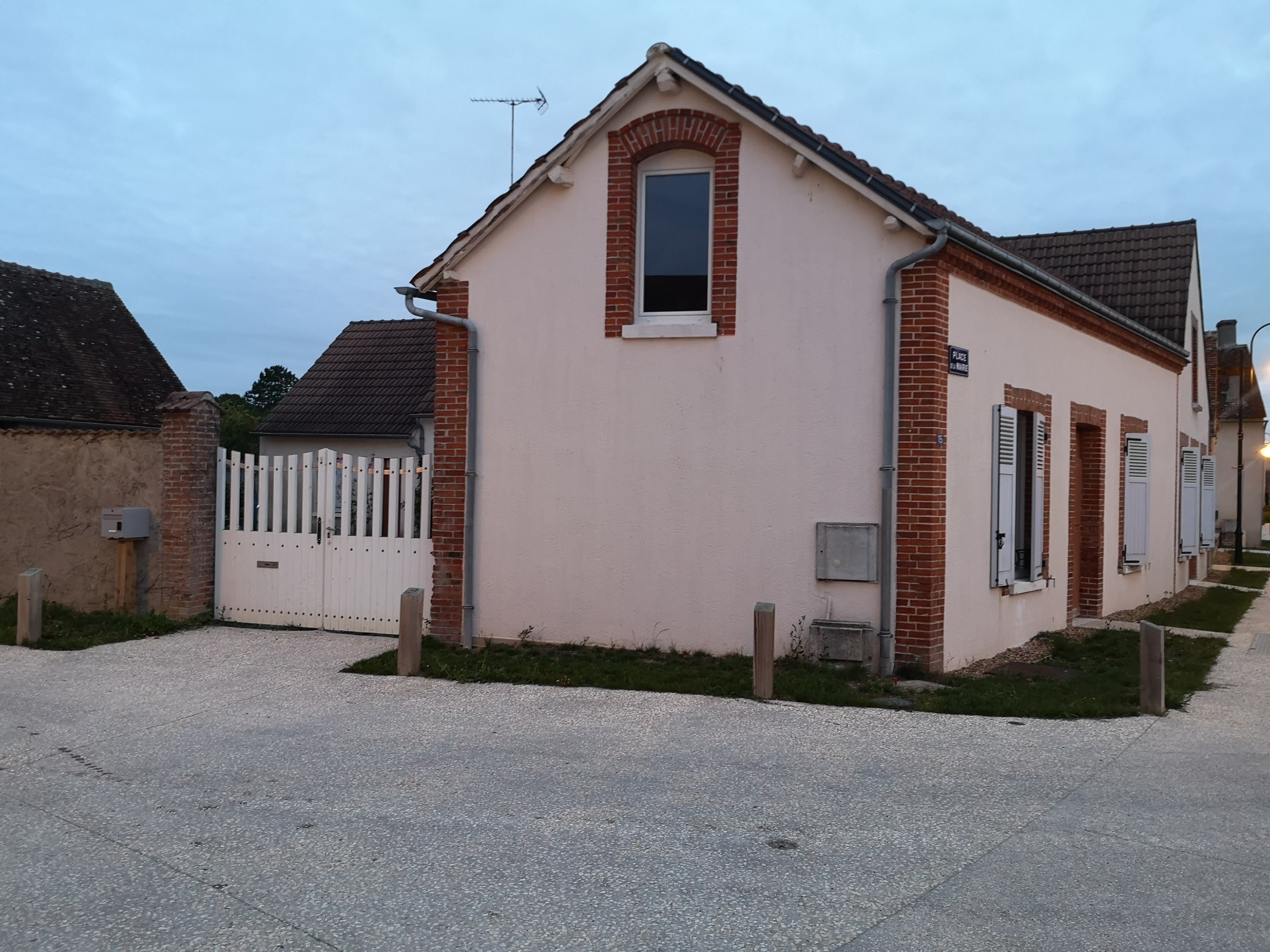 Chambre 2 lits Maison cœur de village avec jardin - Houses for 