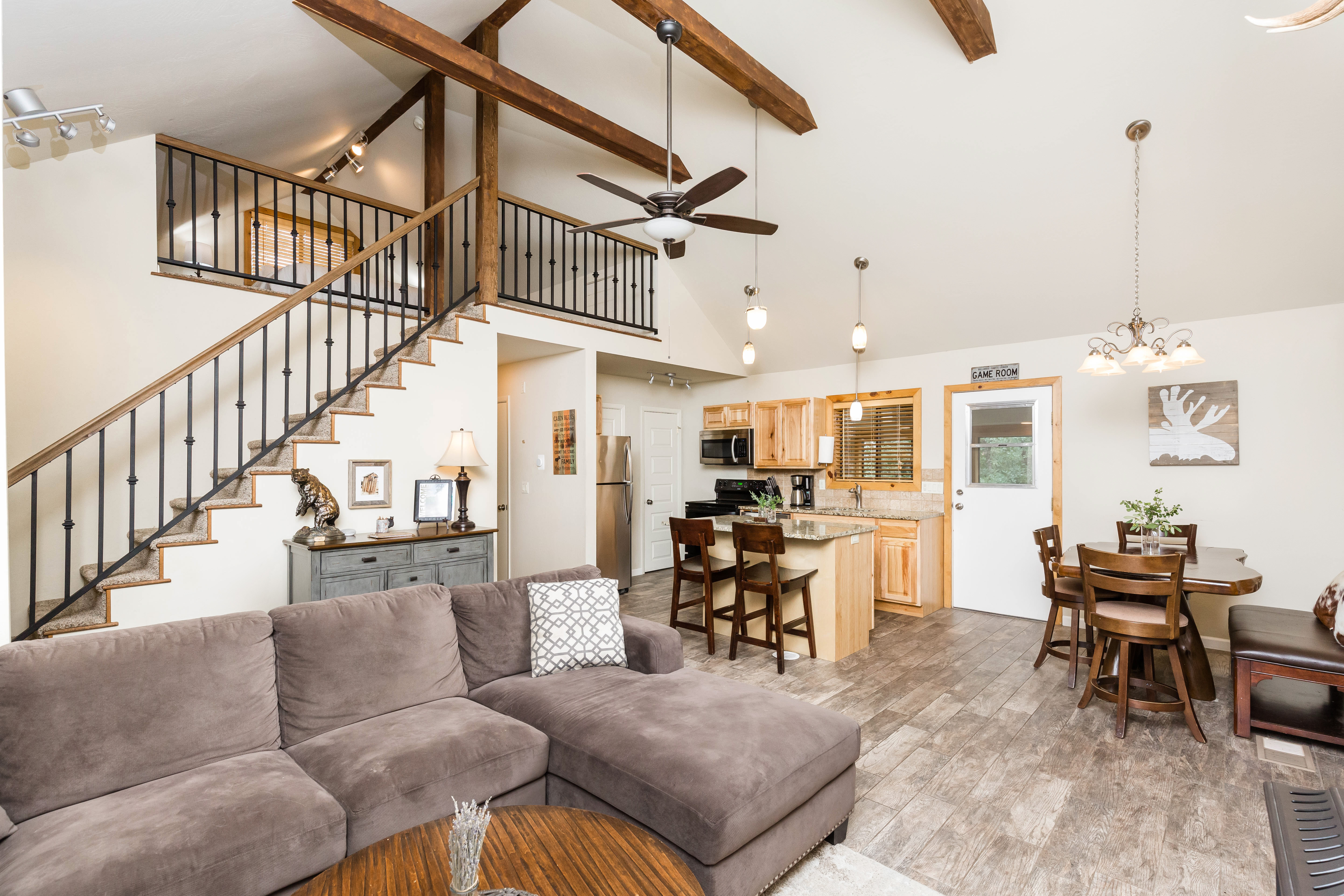3BR+Loft | Hot Tub | Pet-Friendly | Arcade