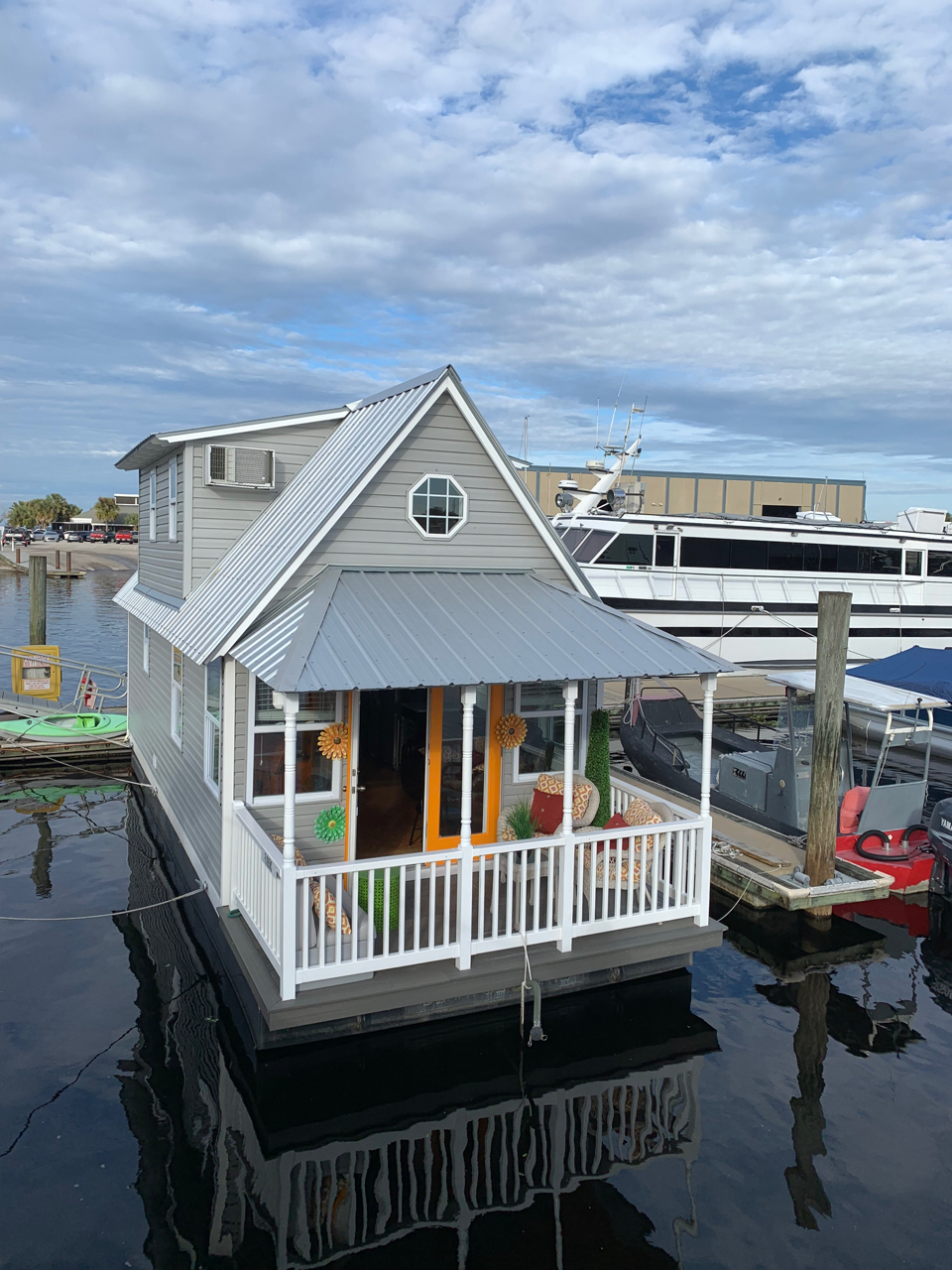 Famous Tiny Houseboat Historic Downtown Sanford FL Houseboats for Rent in Sanford, Florida