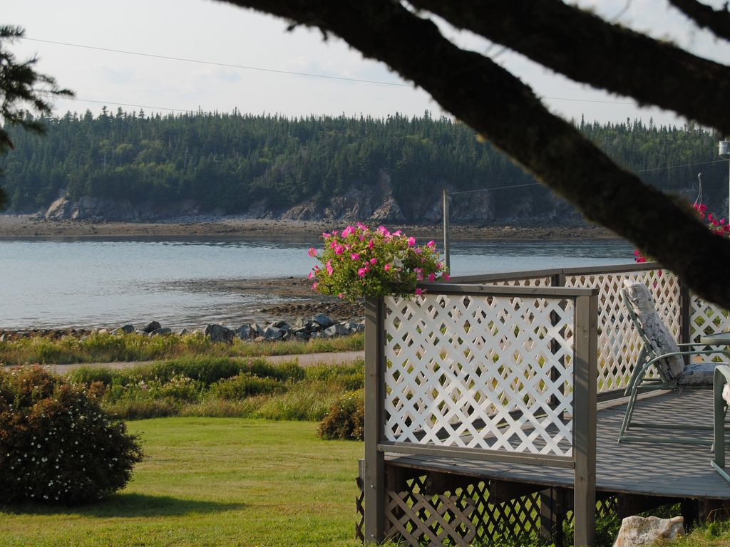 Private 1 Bdrm - 1 Bath Apartment with Ocean Views in Lepreau, New Brunswick