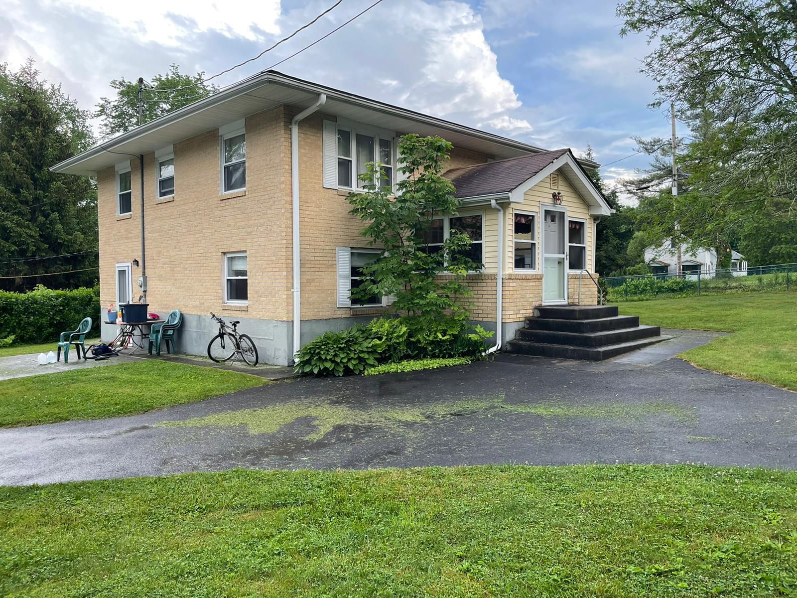 Catskills mountains beautiful lakeside home Houses for Rent in