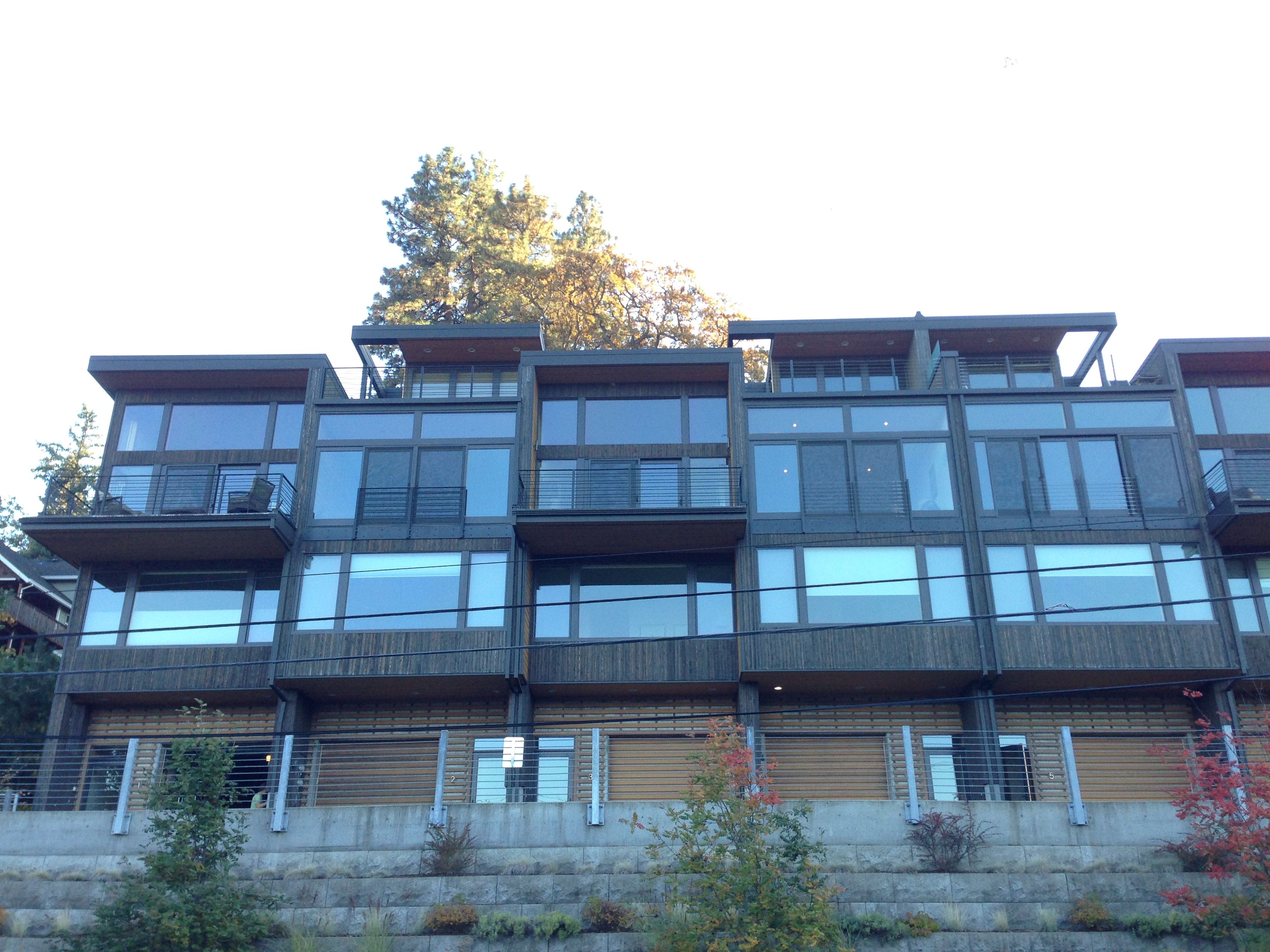 Downtown Hood River View Townhouse Dog Friendly Townhouses for Rent