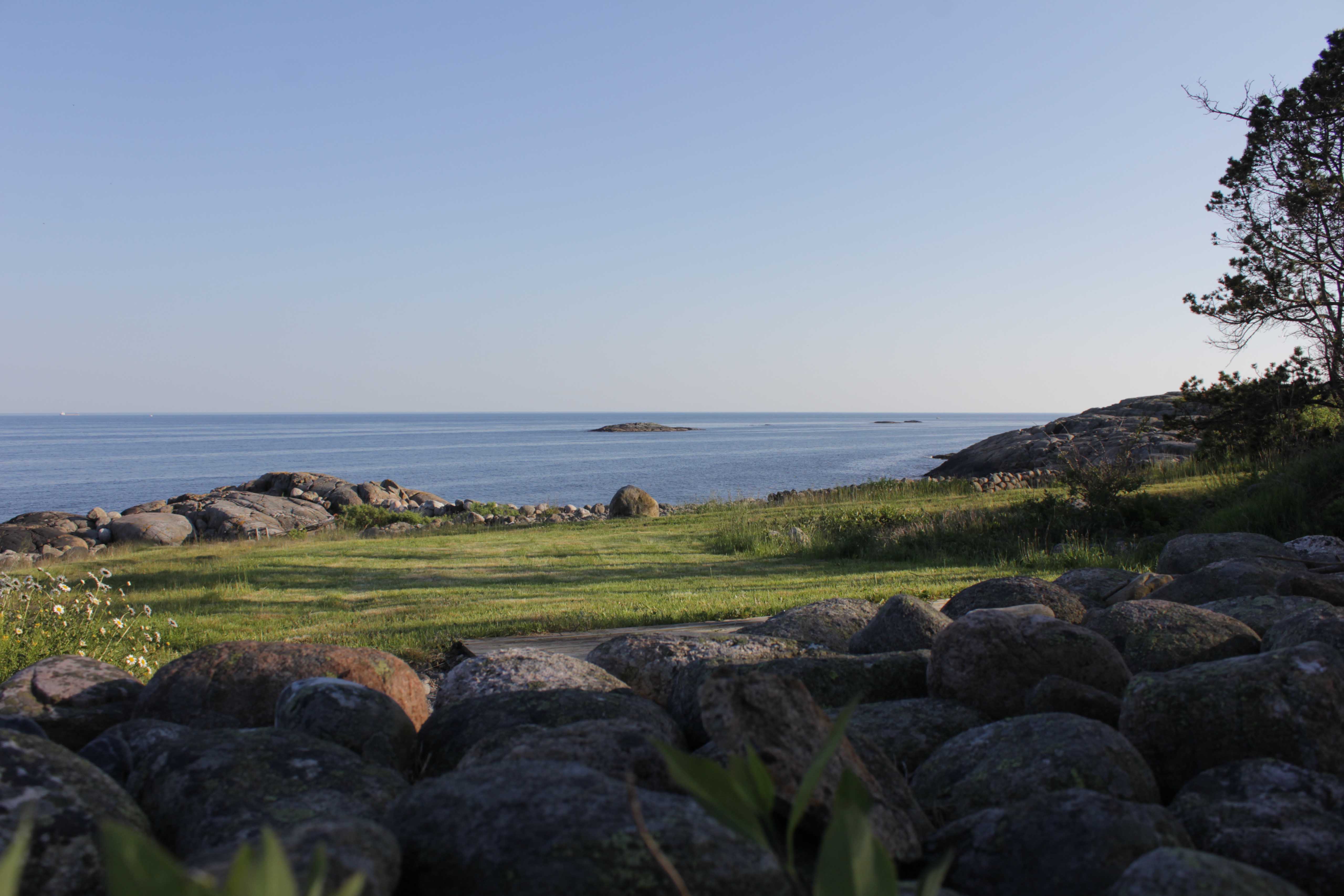 Cabin in the ocean gap