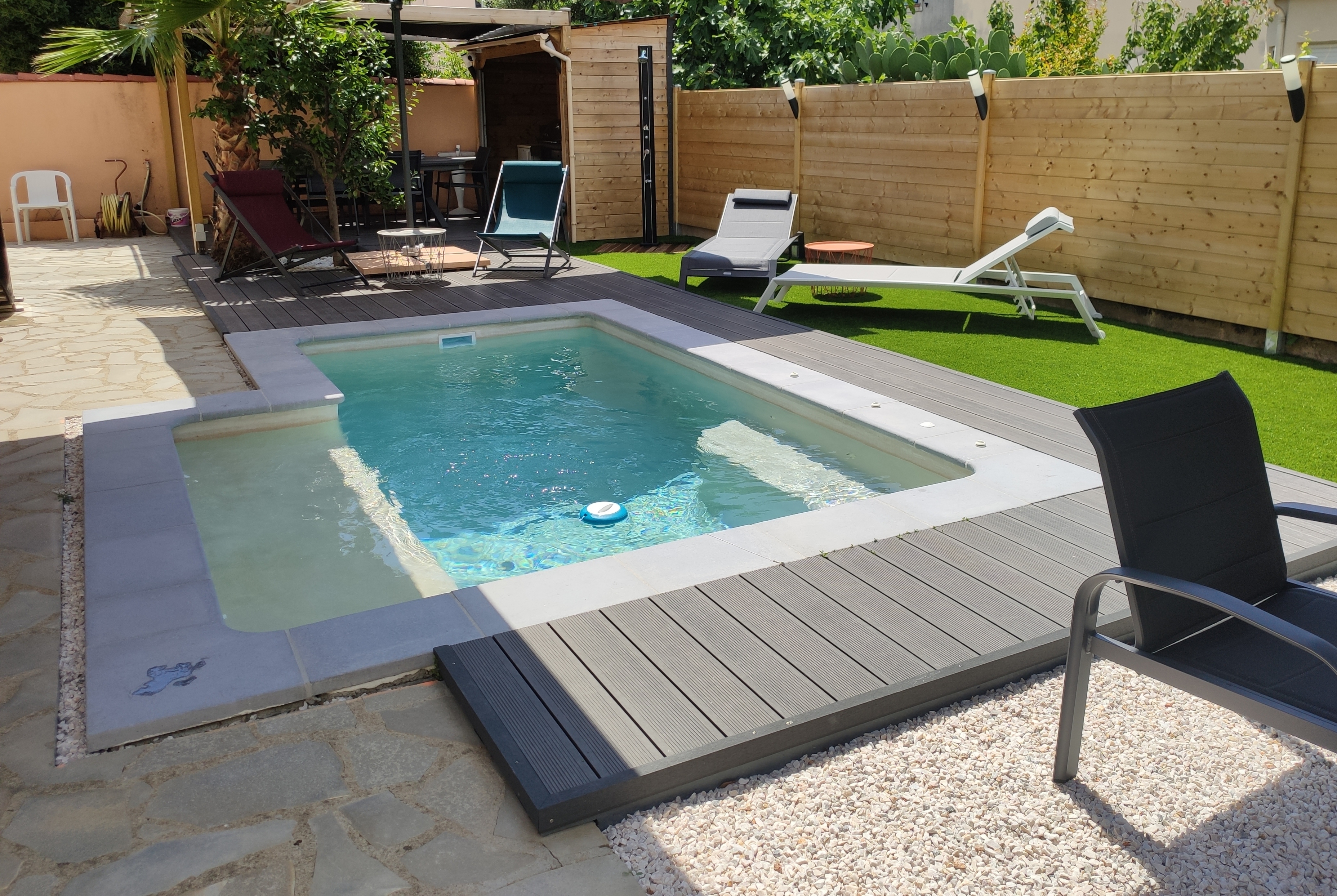 Pool apartment terrace 150 m from the sea