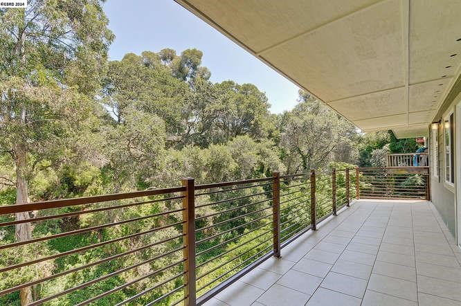 Beautiful private master ensuite/private entrance in Millsmont, Oakland