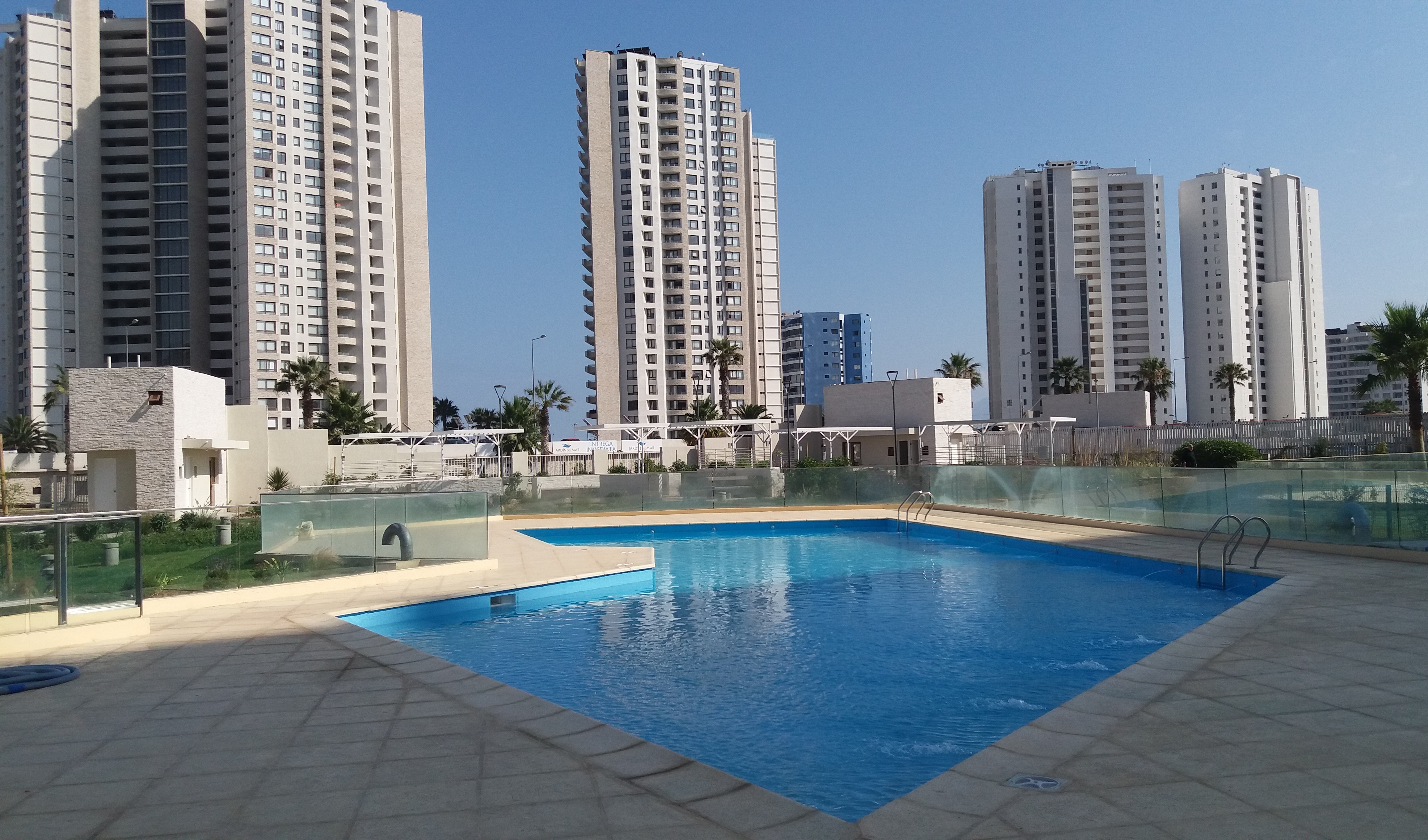 Avenida del Mar apartment steps from the beach