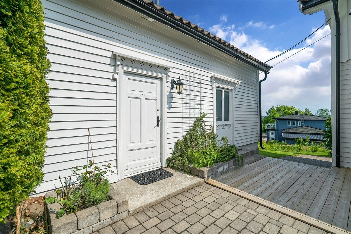 Charming annex in villa smoke