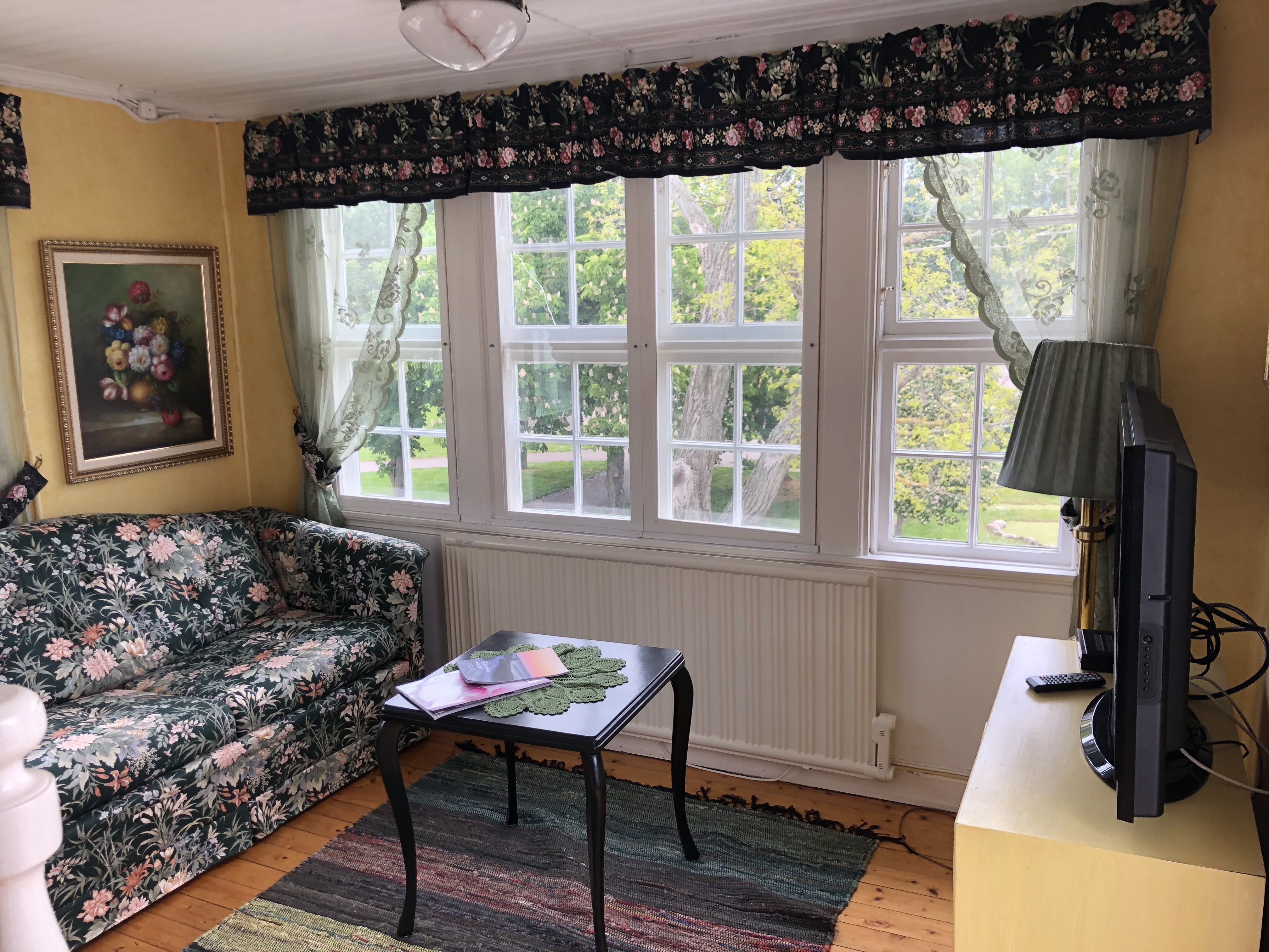 Tower apartment in Gingerbread house in Central Borgholm