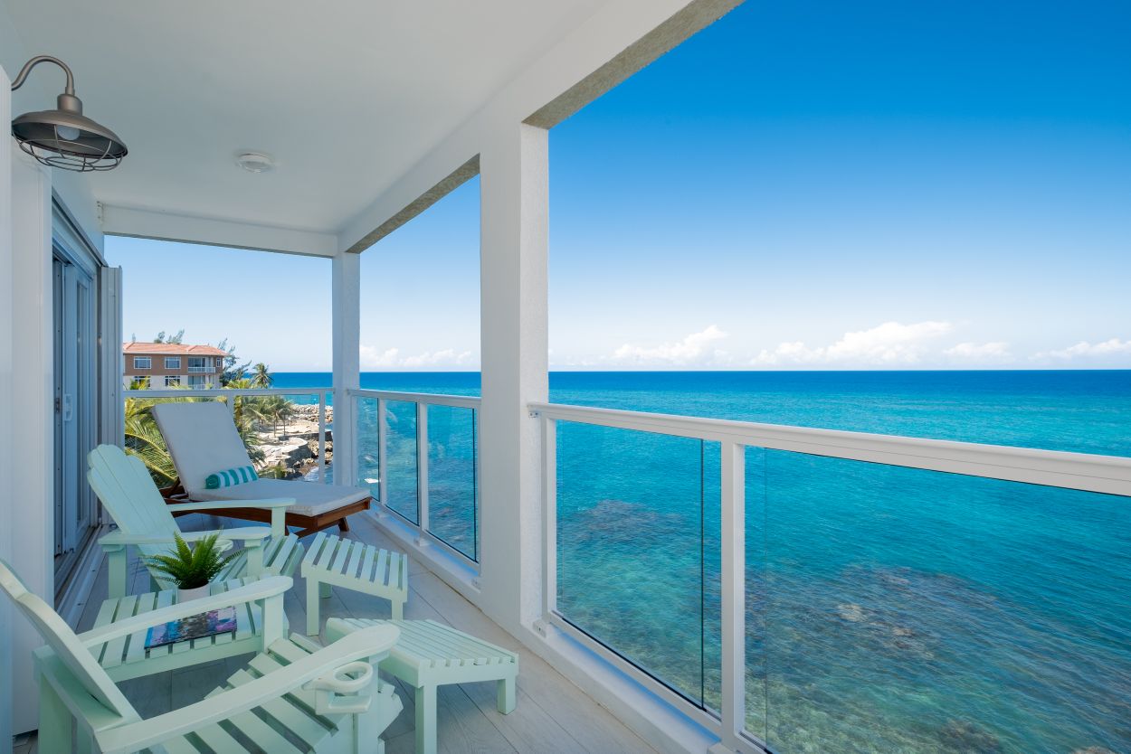 The Waves Blue sky penthouse superior luxury