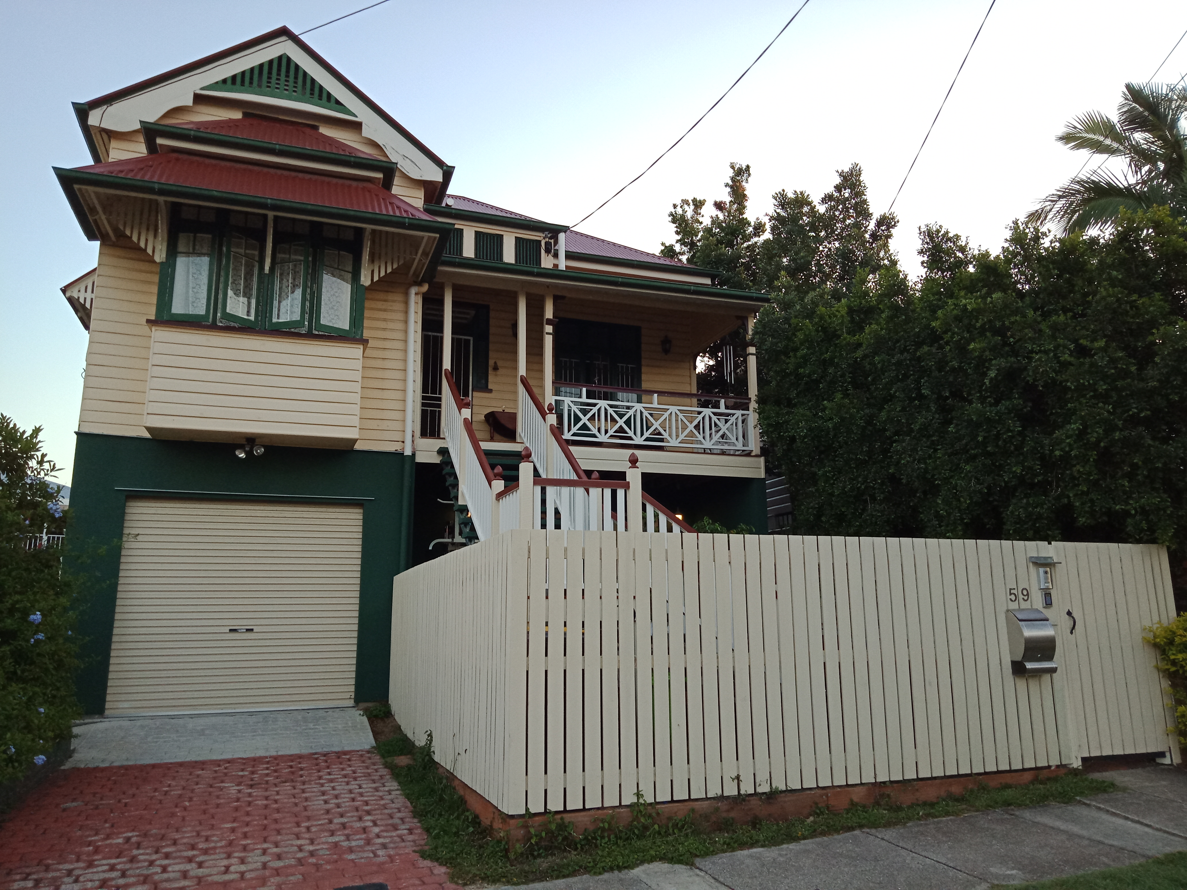 Your little "crash pad" or "man cave" in Woolloongabba, Brisbane