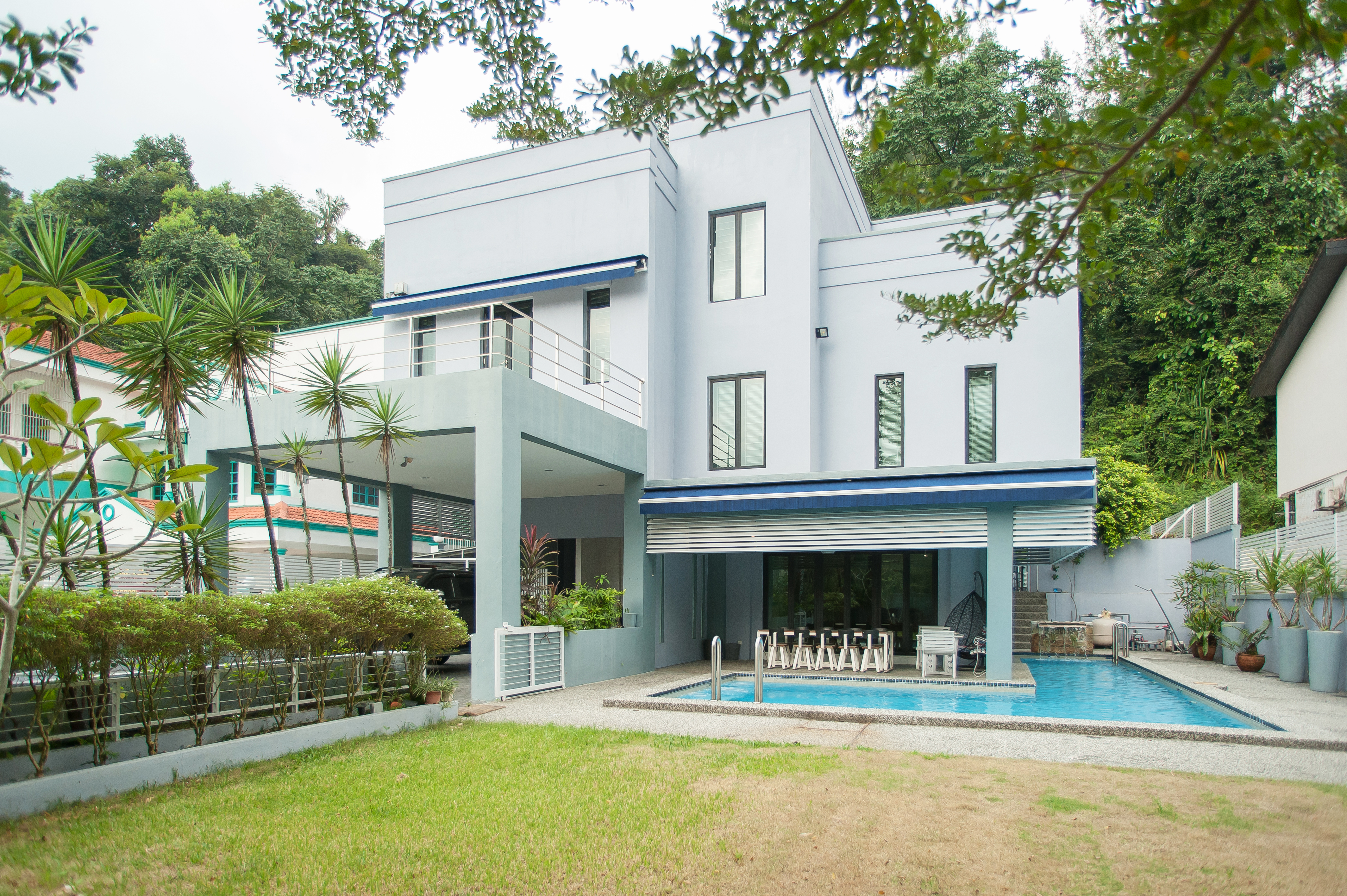 5BR Bungalow with pool and BBq pit @ Taman TAR - Bungalows for 