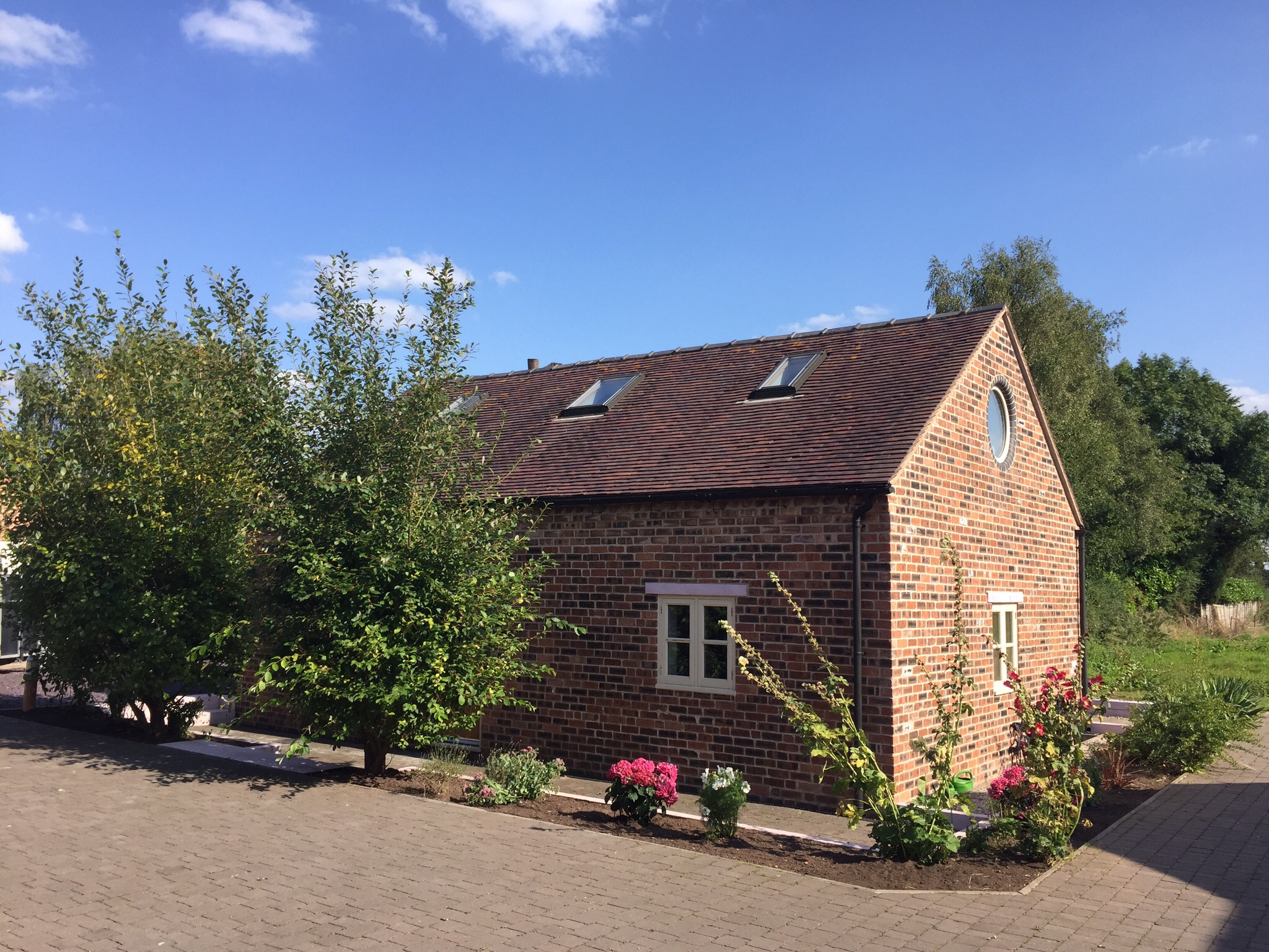 The stables fully loaded converted detached sleep8 Cottages for Rent