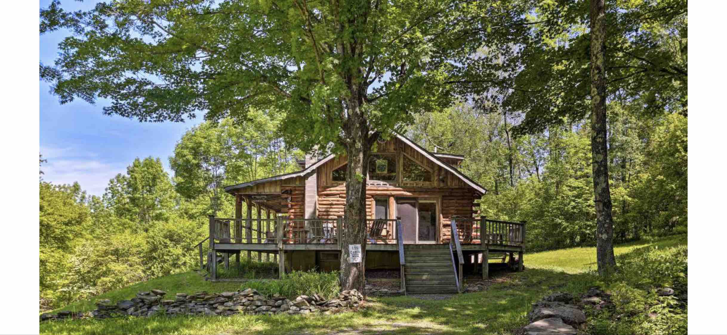 Log Home Chalet in the Catskill Mountains