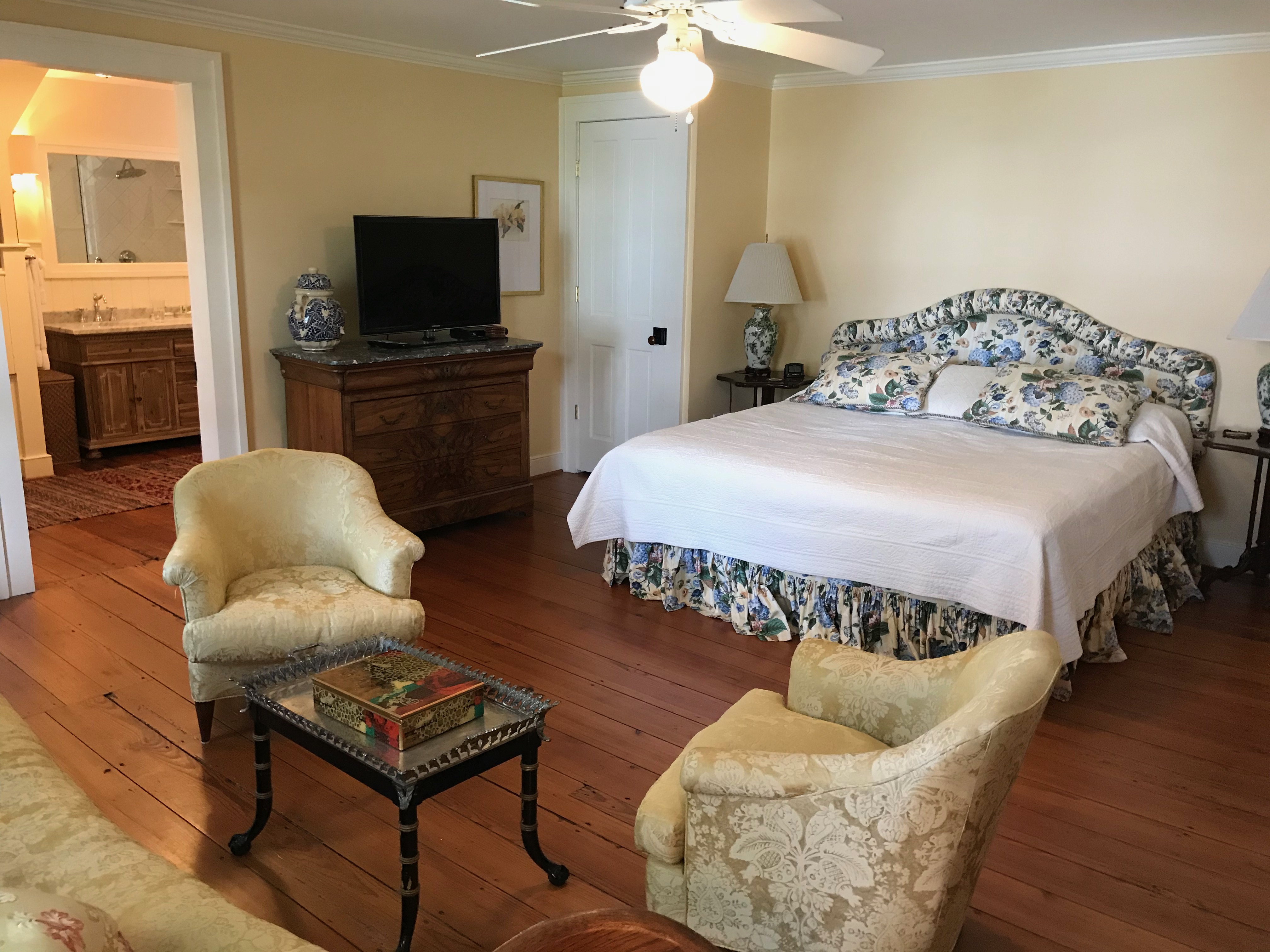 Pop Castle, Historic Gem on the Rappahannock River Houses for Rent in