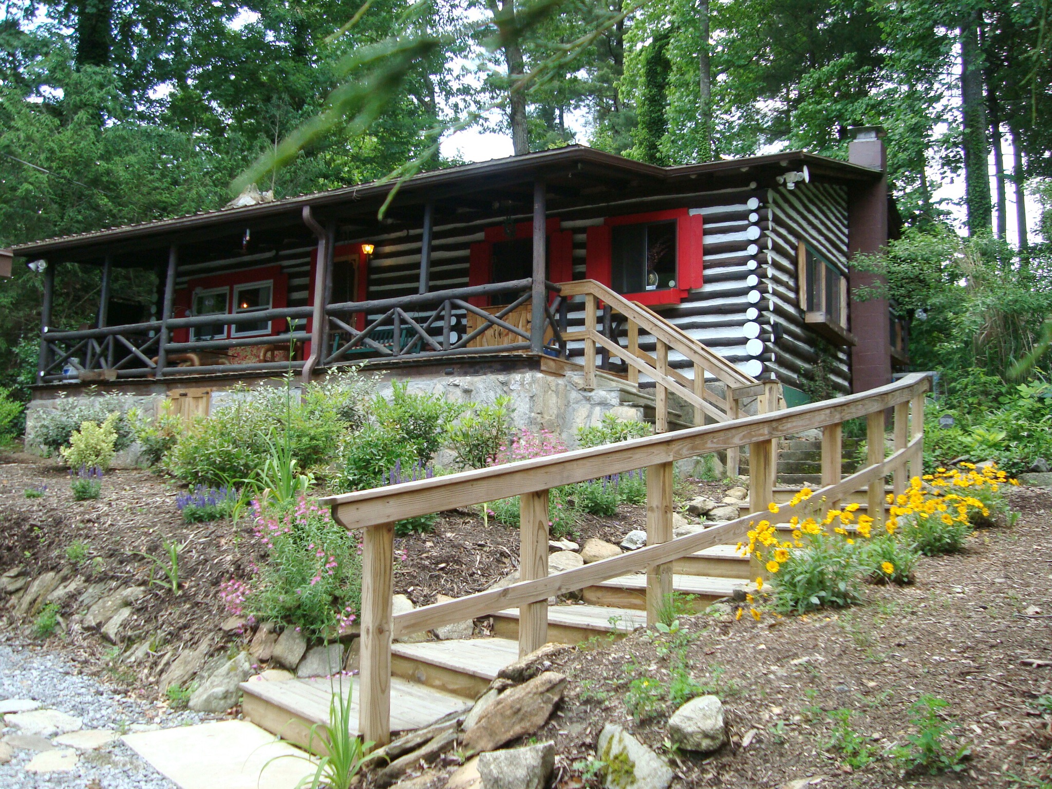Heritage Log cabin. Beautiful authentic log cabin Cabins for Rent in