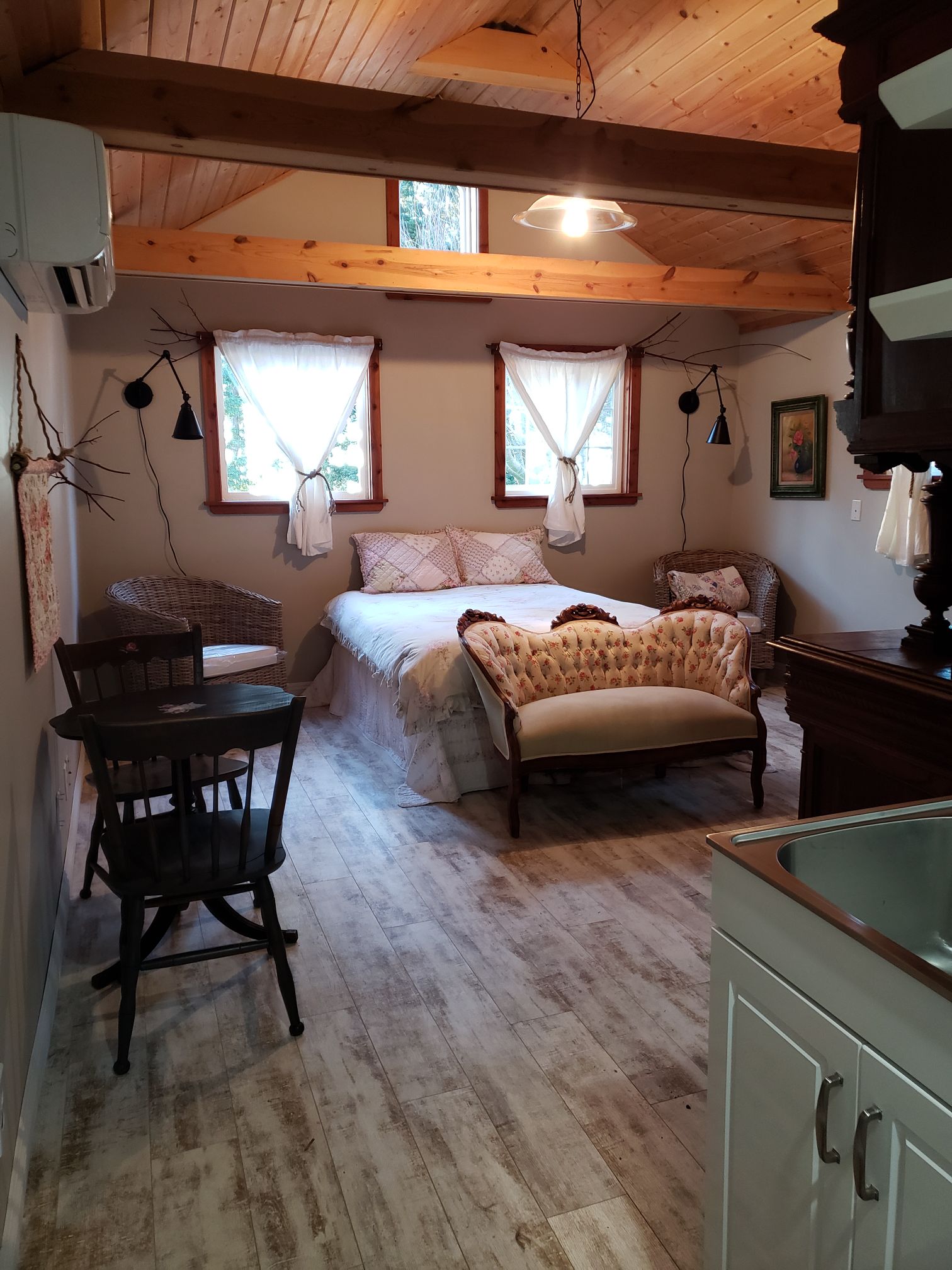 The Garden Cottage Houses for Rent in Curry County, Oregon, United