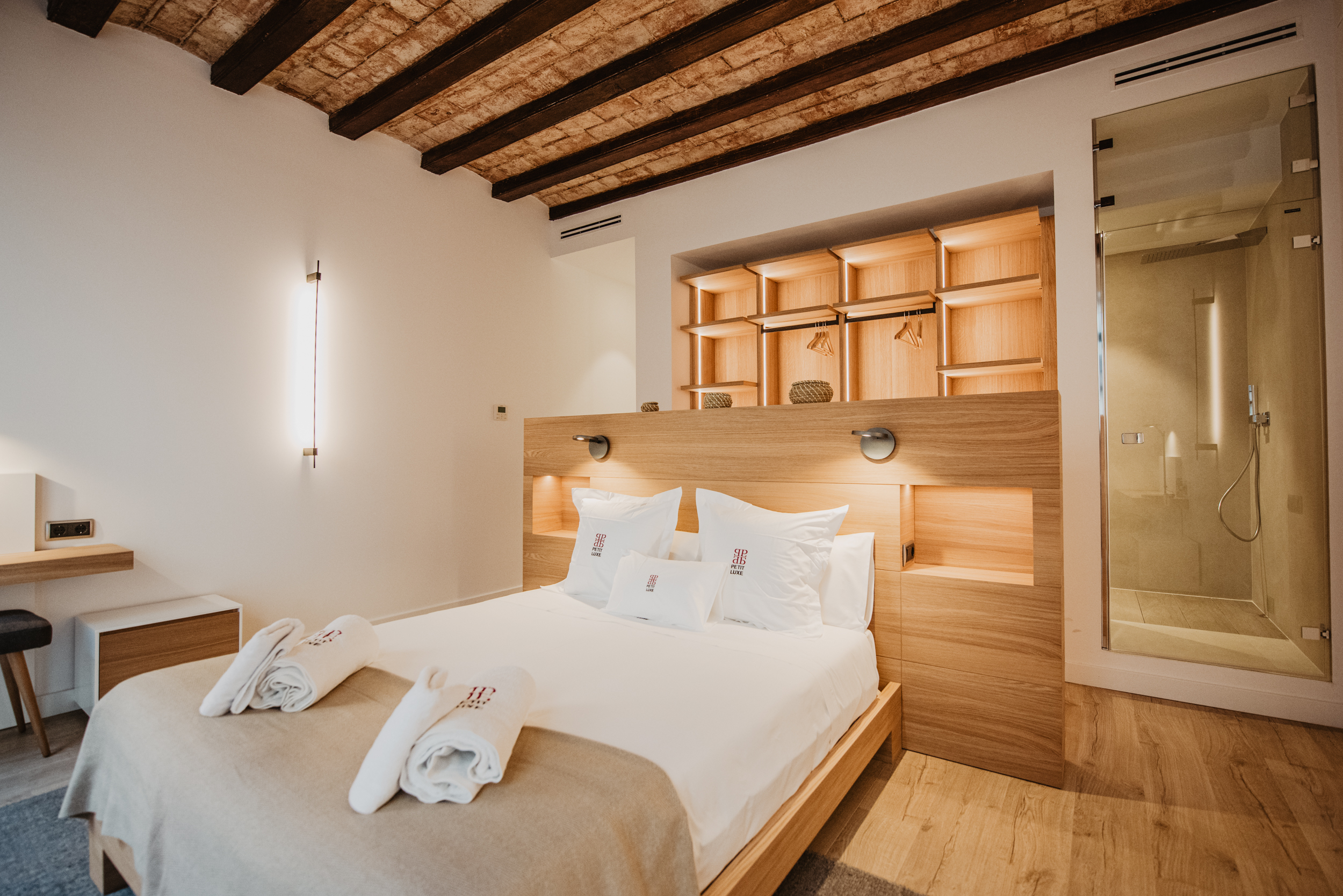 Petit Luxe St Pere Airbnb