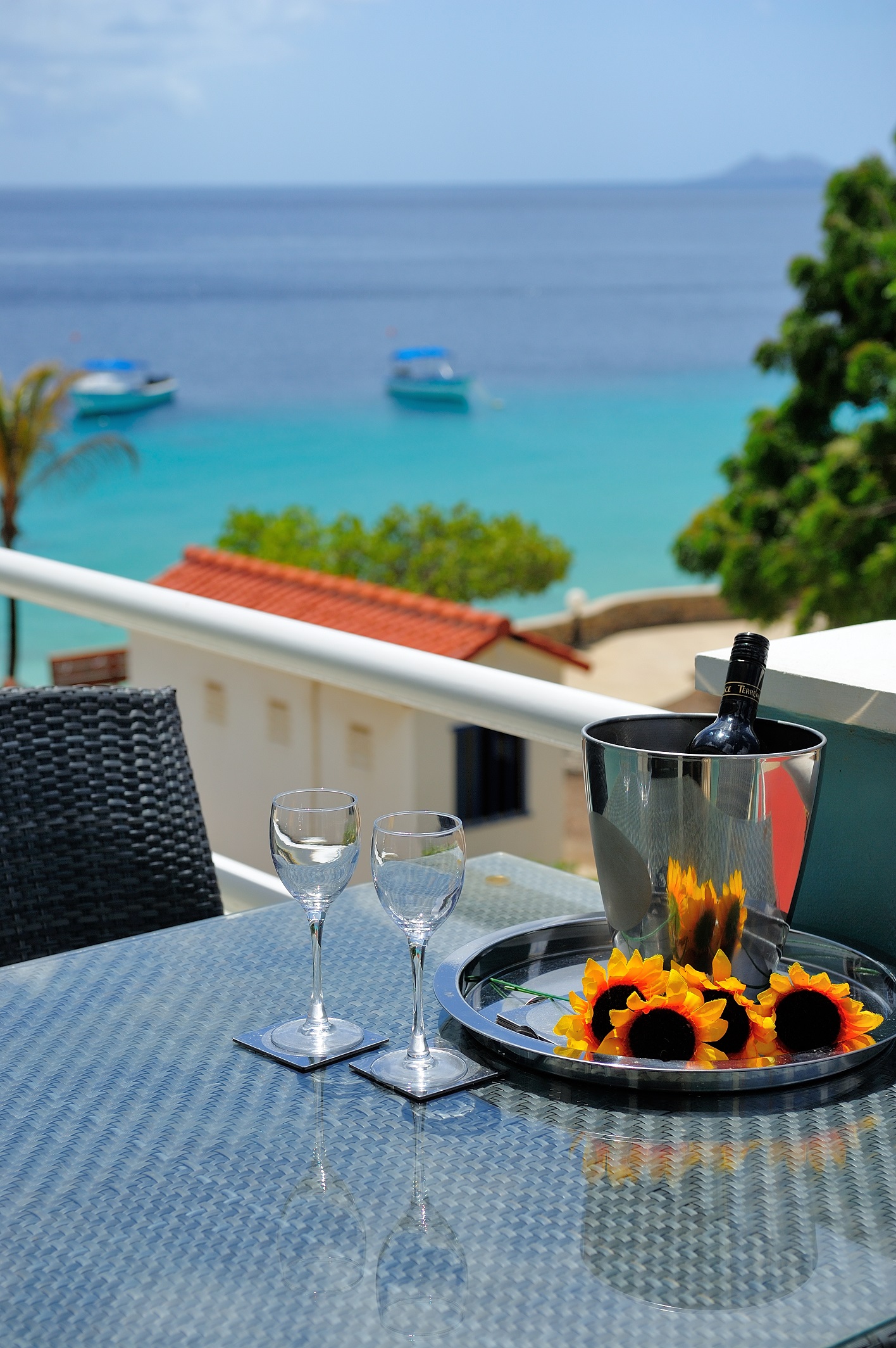 Den Laman Balloonfish oceanview apartment