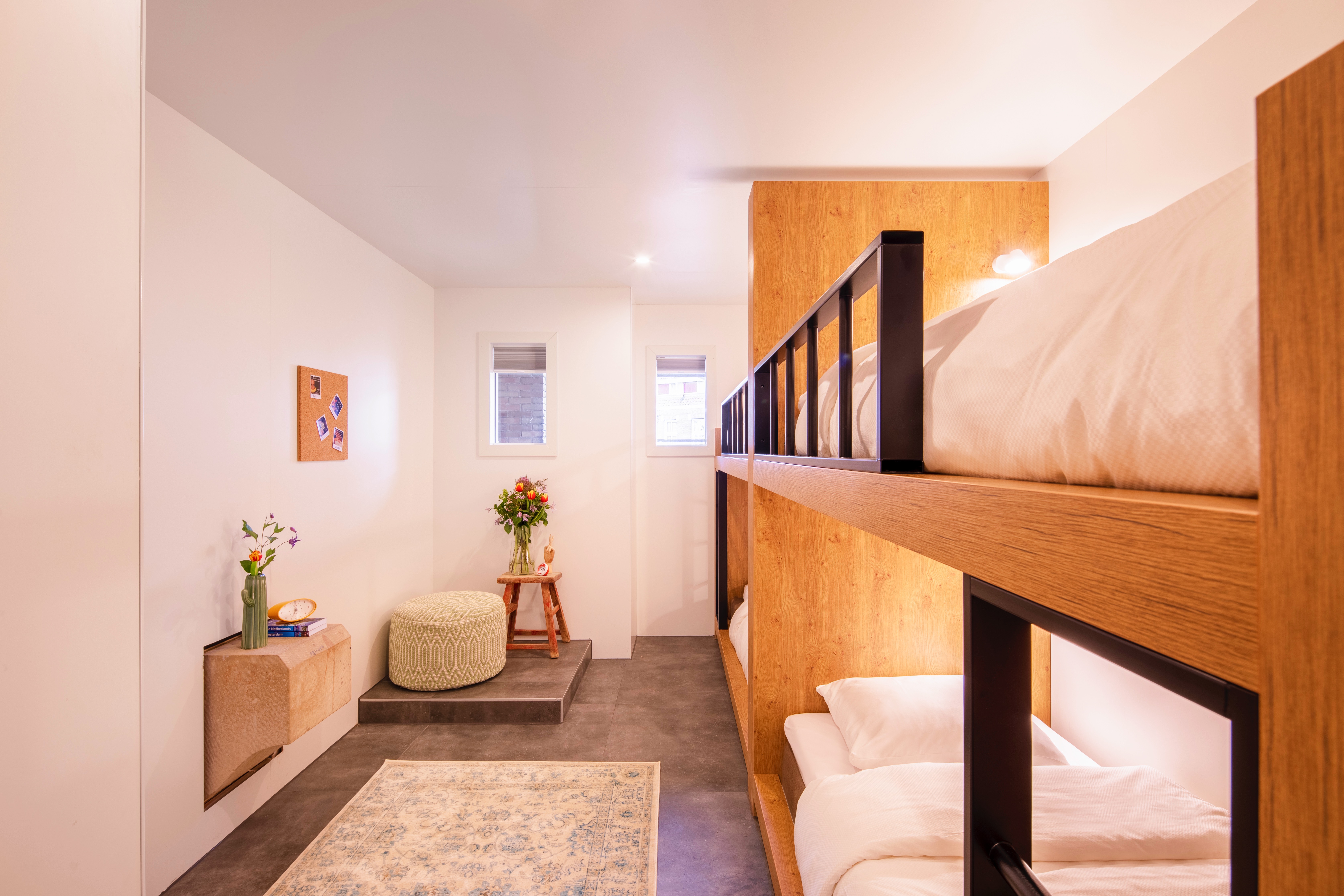 Stay friendly in our BUNK ROOM FOR 4 with en-suite β Amsterdam stay