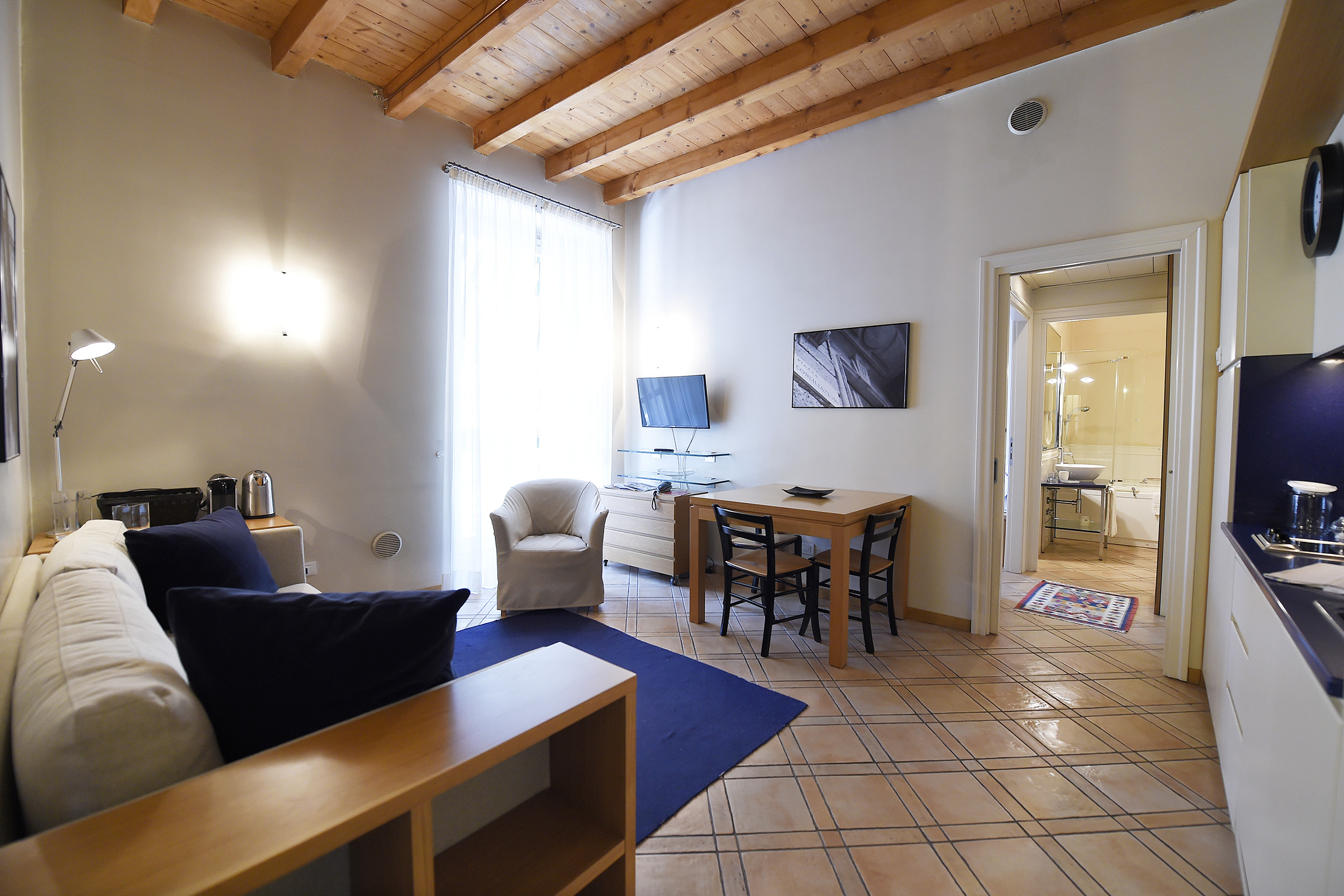 Exclusive two-rooms apartment overlooking Navigli in TICINESE, Milan