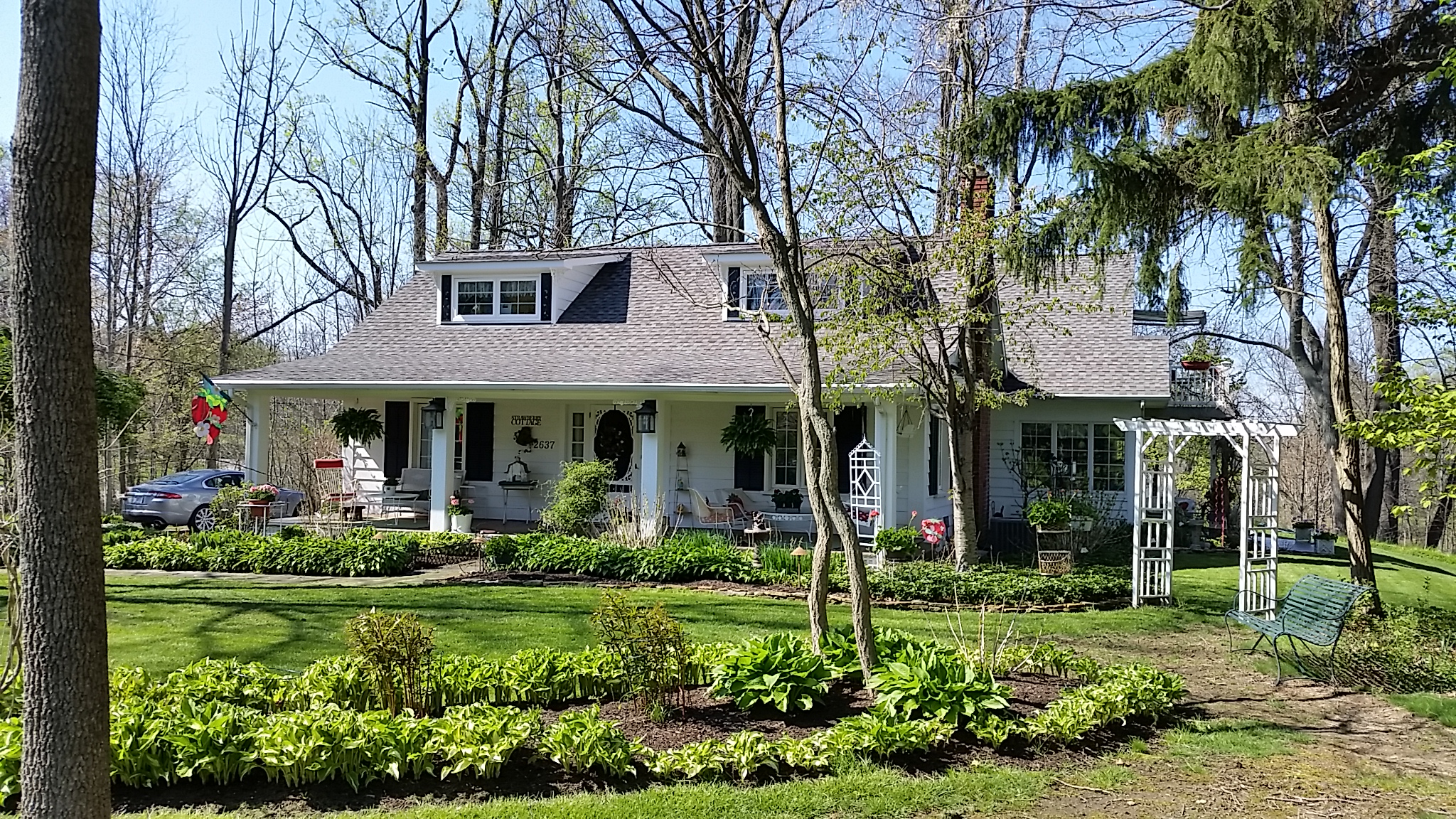 Strawberry Cottage Cottages for Rent in Willoughby Hills, Ohio