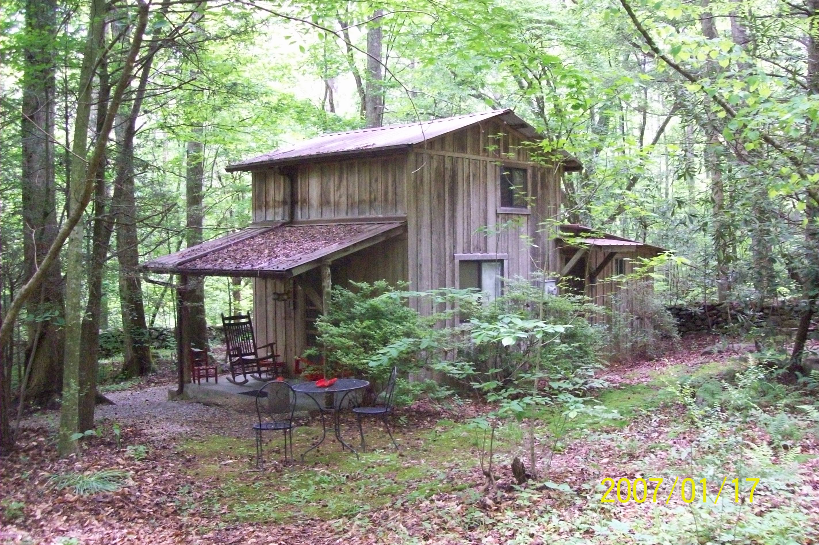 Honeymoon Woods Cabin Sanitized, secluded, private ...