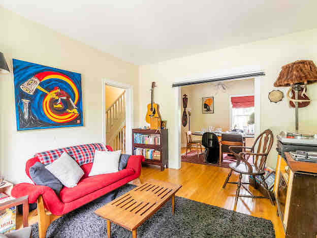 Cottage in the City, Subway & Park in Humewood-Cedarvale, Toronto